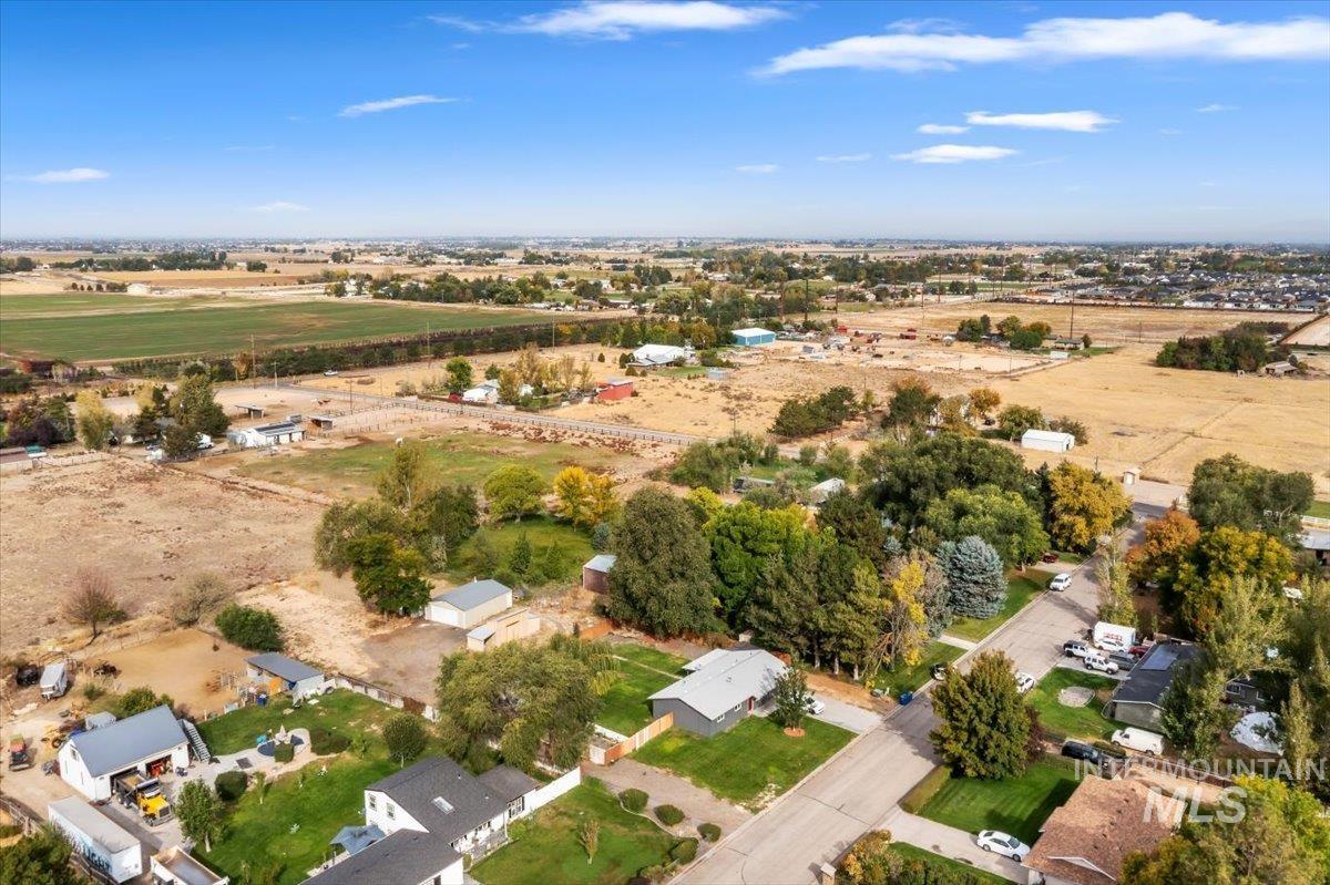 13151 S Cholla Dr, Kuna, Idaho 83634, 4 Bedrooms, 2 Bathrooms, Residential For Sale, Price $574,900, 99002961