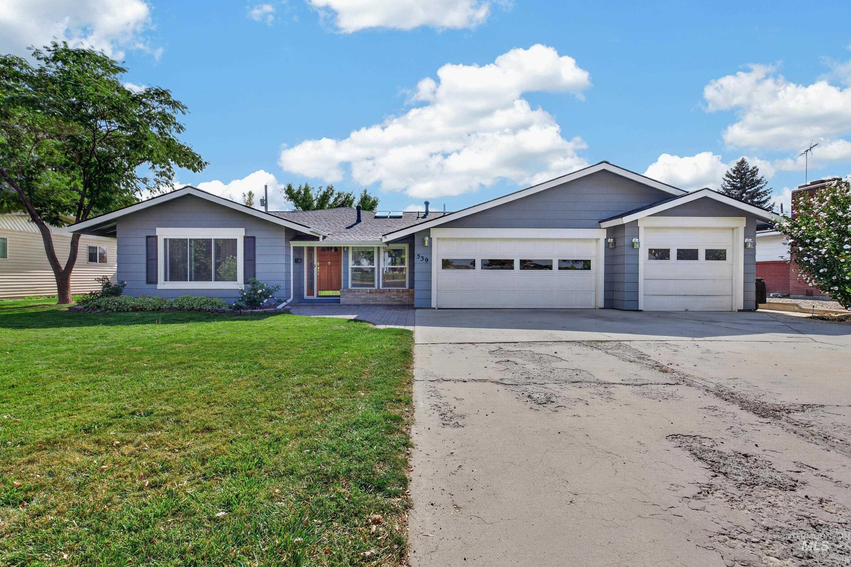 539 Lake Lowell Avenue, Nampa, Idaho 83686, 4 Bedrooms, 2 Bathrooms, Residential For Sale, Price $395,000,MLS 99002978
