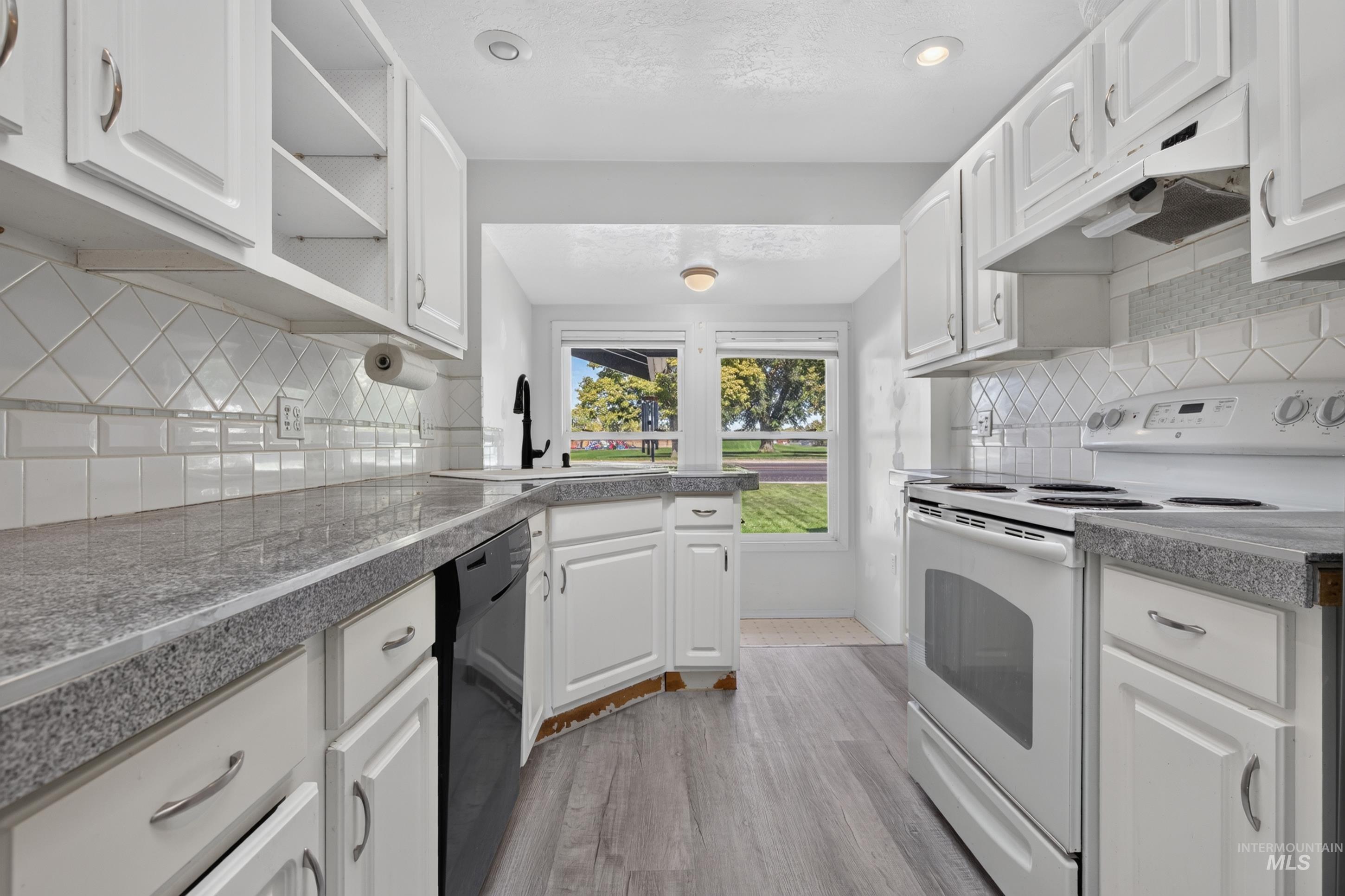 539 Lake Lowell Avenue, Nampa, Idaho 83686, 4 Bedrooms, 2 Bathrooms, Residential For Sale, Price $395,000,MLS 99002978