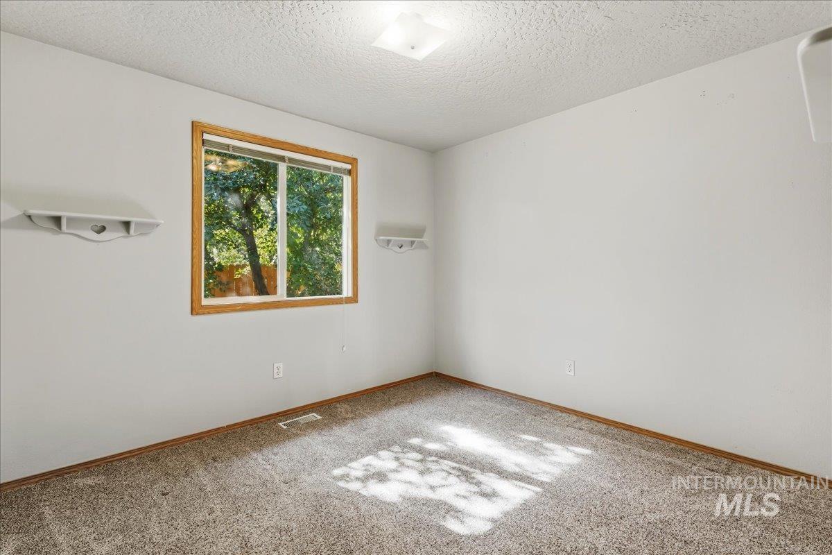 2515 Sunflower, Nampa, Idaho 83686, 3 Bedrooms, 2 Bathrooms, Residential For Sale, Price $360,000,MLS 99002980