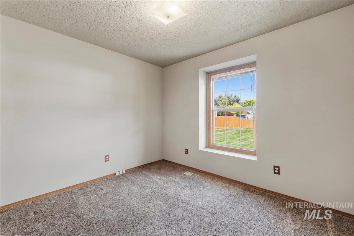 2515 Sunflower, Nampa, Idaho 83686, 3 Bedrooms, 2 Bathrooms, Residential For Sale, Price $360,000,MLS 99002980