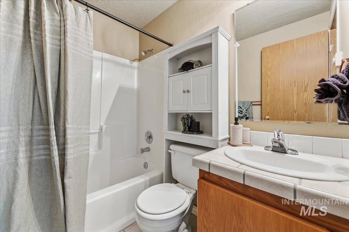 2515 Sunflower, Nampa, Idaho 83686, 3 Bedrooms, 2 Bathrooms, Residential For Sale, Price $360,000,MLS 99002980