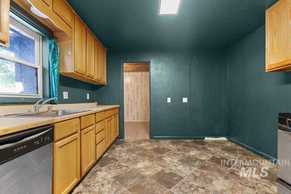 143 S East Blvd, New Plymouth, Idaho 83655, 3 Bedrooms, 1 Bathroom, Residential For Sale, Price $389,900, 99002982