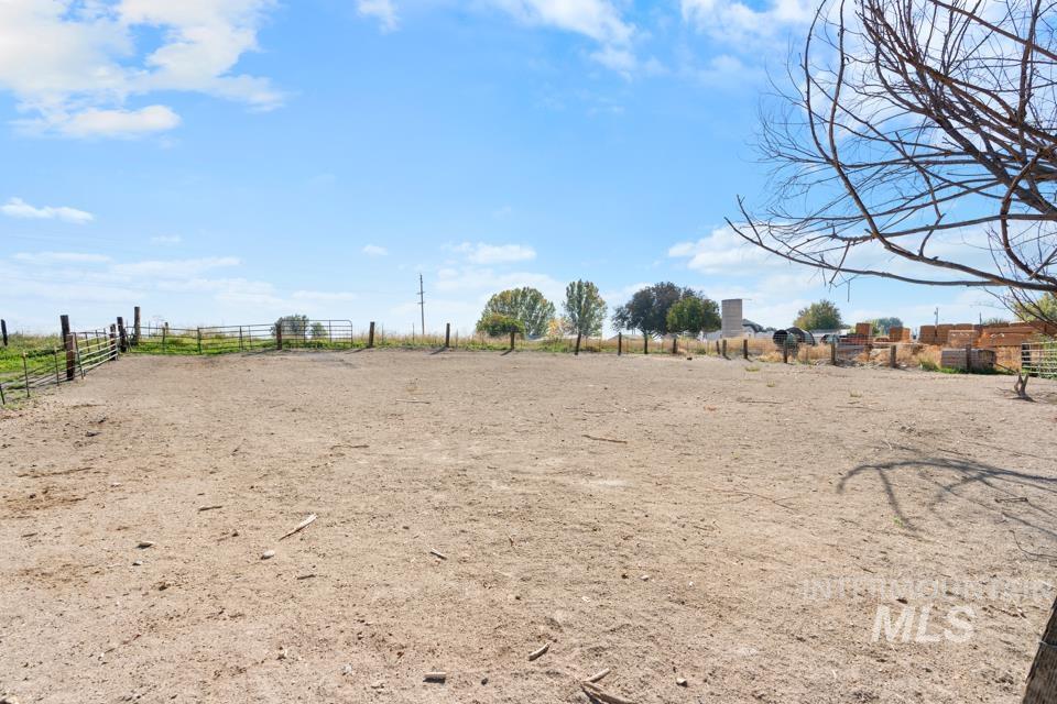 143 S East Blvd, New Plymouth, Idaho 83655, 3 Bedrooms, 1 Bathroom, Residential For Sale, Price $389,900, 99002982