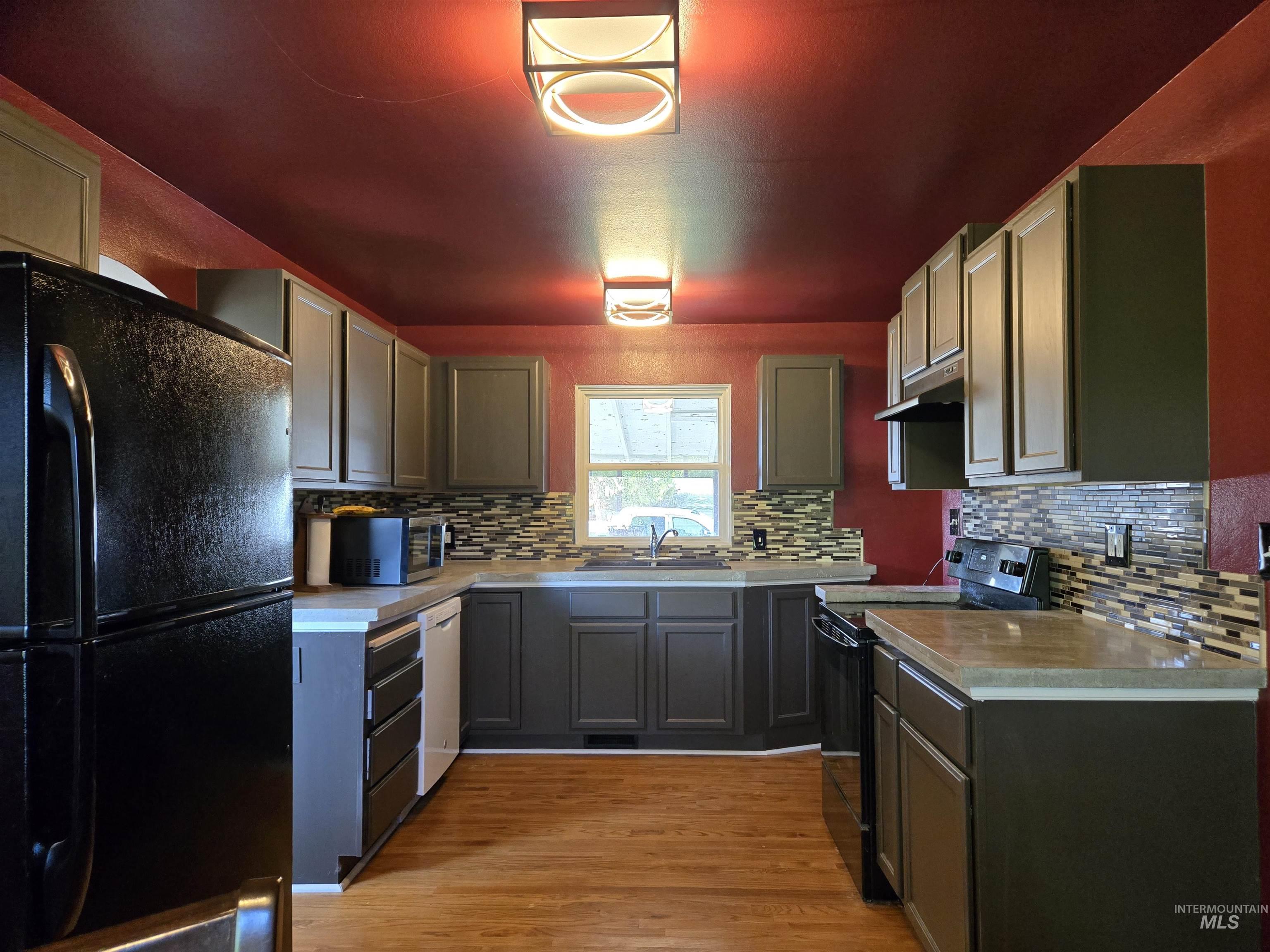 801 Hughes Dr, Payette, Idaho 83661, 3 Bedrooms, 2 Bathrooms, Residential For Sale, Price $375,000,MLS 99002983