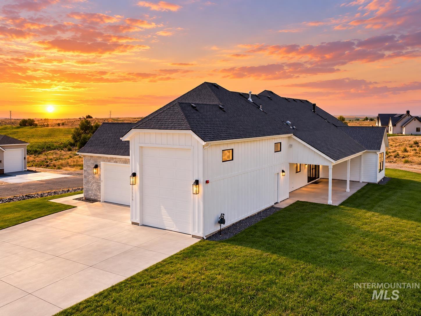 17244 TRIPLE CROWN PL, Caldwell, Idaho 83607, 4 Bedrooms, 3.5 Bathrooms, Residential For Sale, Price $1,049,000,MLS 99002984