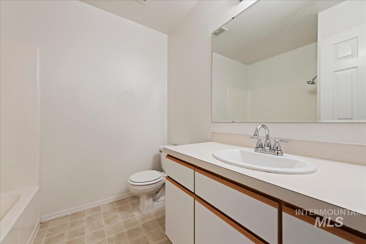 3881 W Adobe Court, Boise, Idaho 83705, 2 Bedrooms, 1.5 Bathrooms, Residential For Sale, Price $329,900,MLS 99002990