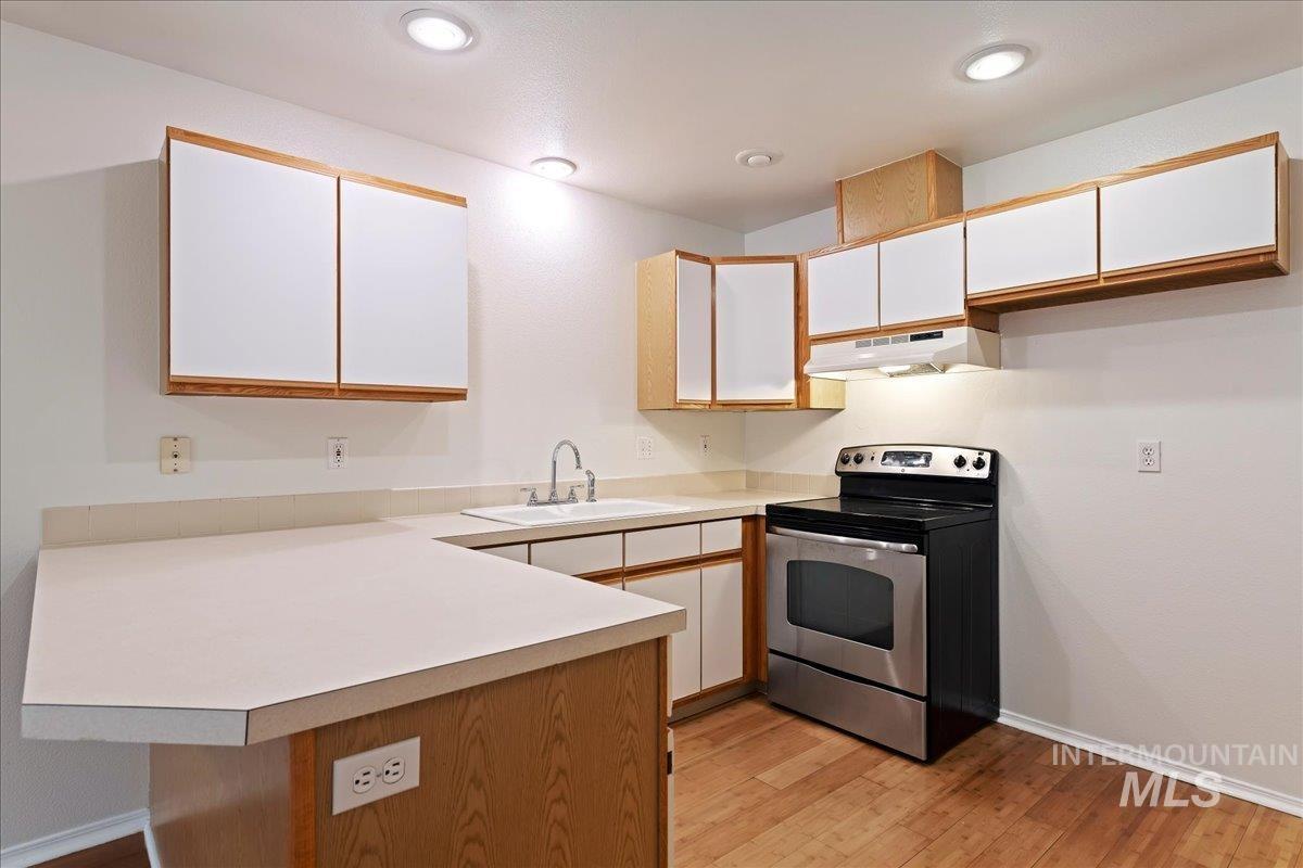 3881 W Adobe Court, Boise, Idaho 83705, 2 Bedrooms, 1.5 Bathrooms, Residential For Sale, Price $329,900,MLS 99002990