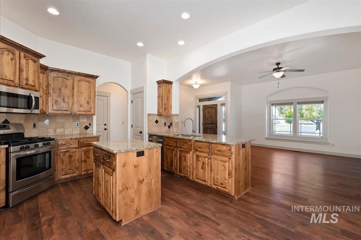 2943 E Idavada Ct, Nampa, Idaho 83686, 3 Bedrooms, 2 Bathrooms, Residential For Sale, Price $420,000, 99002993