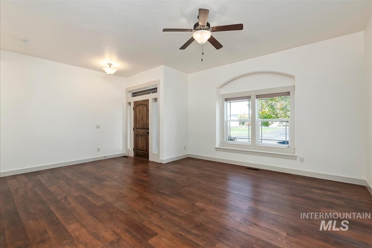 2943 E Idavada Ct, Nampa, Idaho 83686, 3 Bedrooms, 2 Bathrooms, Residential For Sale, Price $420,000, 99002993
