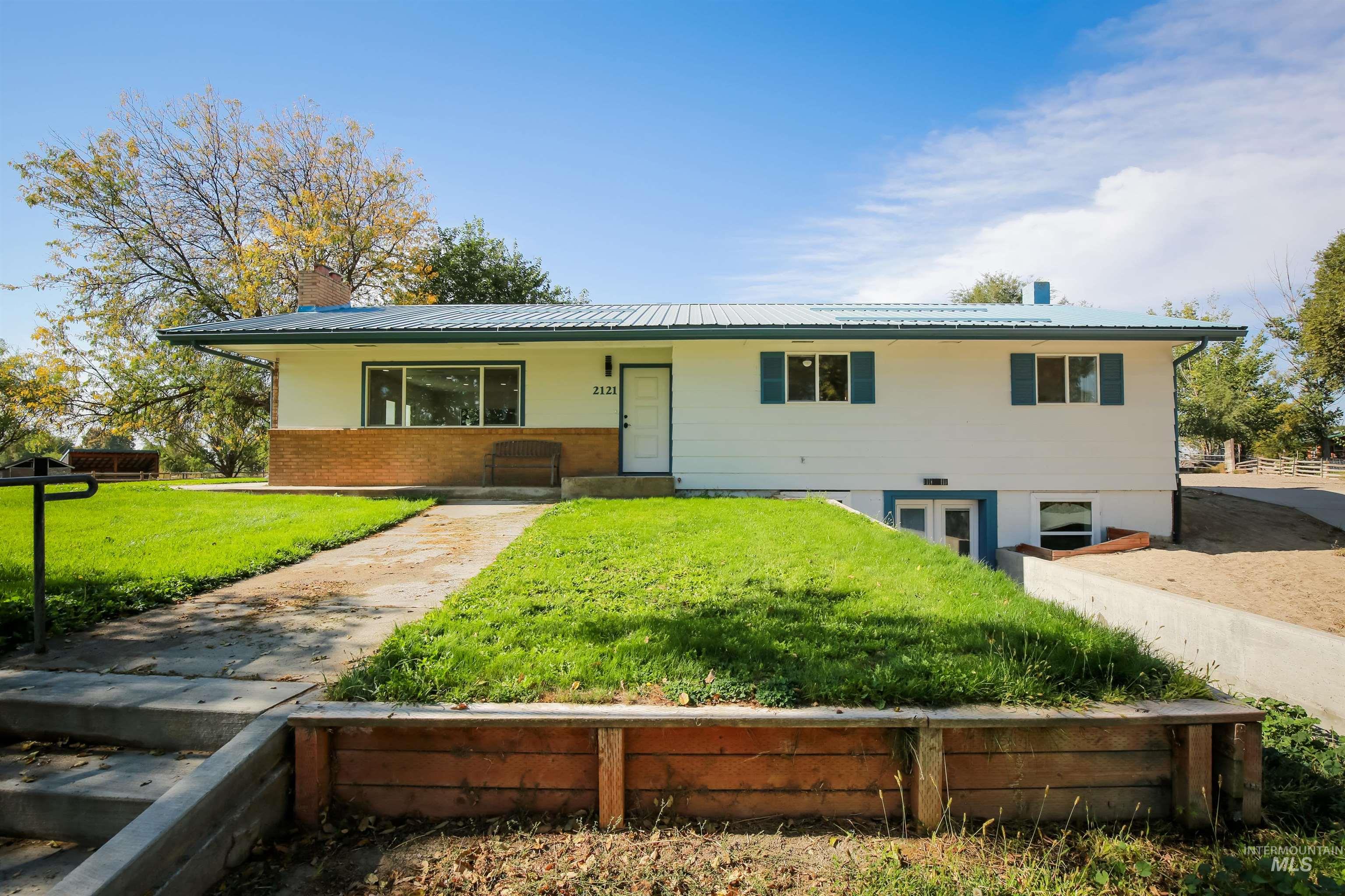 2121 Alameda Drive, Ontario, Oregon 97914, 5 Bedrooms, 3 Bathrooms, Residential For Sale, Price $459,900,MLS 99002995