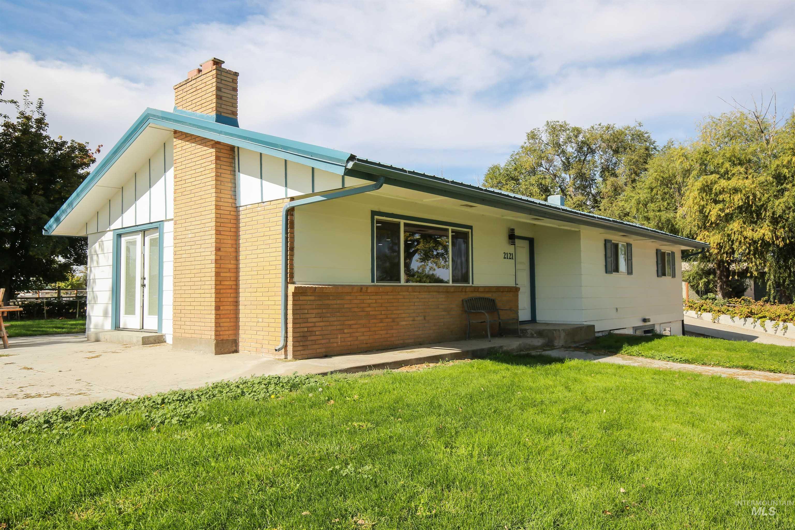 2121 Alameda Drive, Ontario, Oregon 97914, 5 Bedrooms, 3 Bathrooms, Residential For Sale, Price $459,900,MLS 99002995