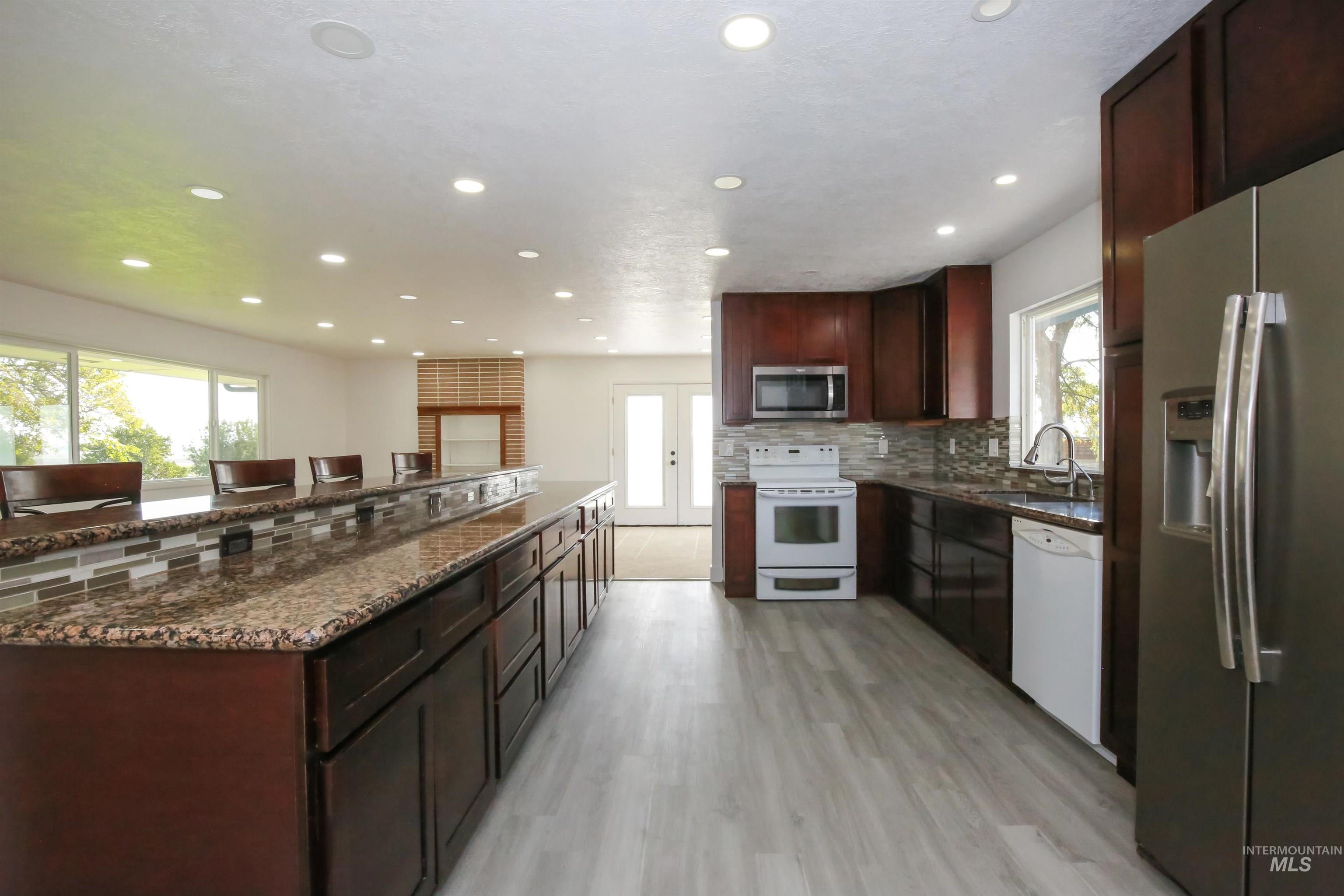 2121 Alameda Drive, Ontario, Oregon 97914, 5 Bedrooms, 3 Bathrooms, Residential For Sale, Price $459,900,MLS 99002995