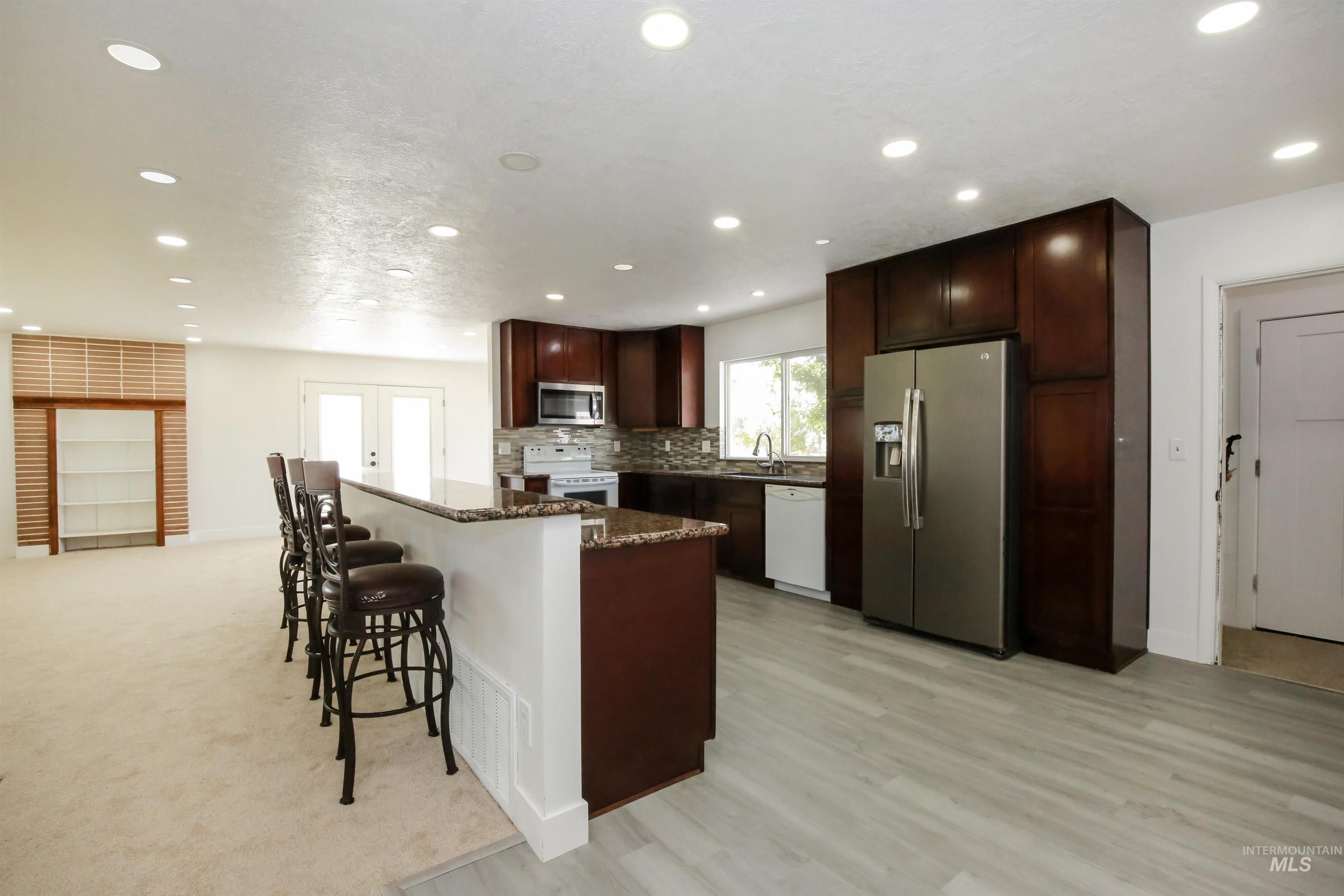 2121 Alameda Drive, Ontario, Oregon 97914, 5 Bedrooms, 3 Bathrooms, Residential For Sale, Price $459,900,MLS 99002995