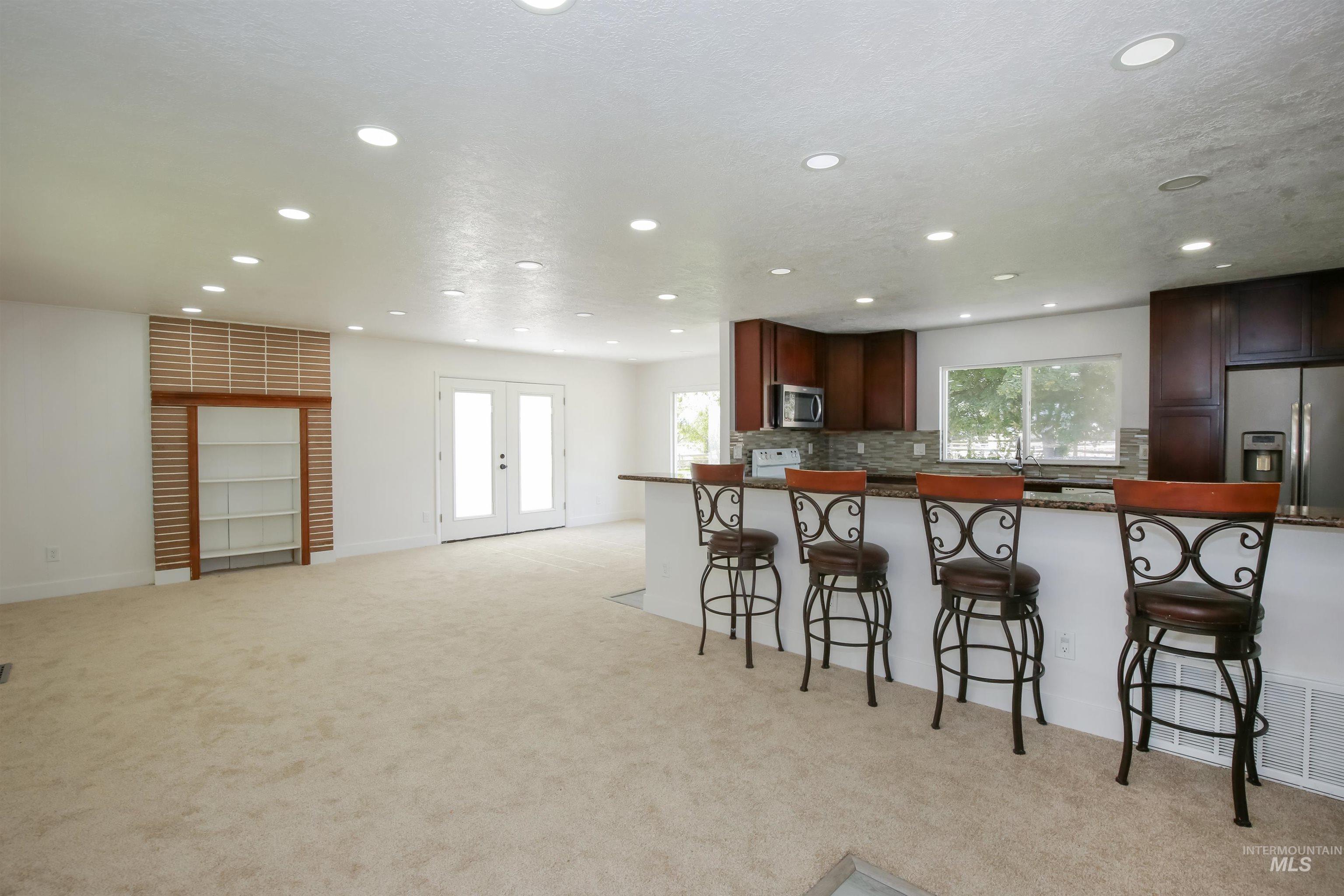 2121 Alameda Drive, Ontario, Oregon 97914, 5 Bedrooms, 3 Bathrooms, Residential For Sale, Price $459,900,MLS 99002995