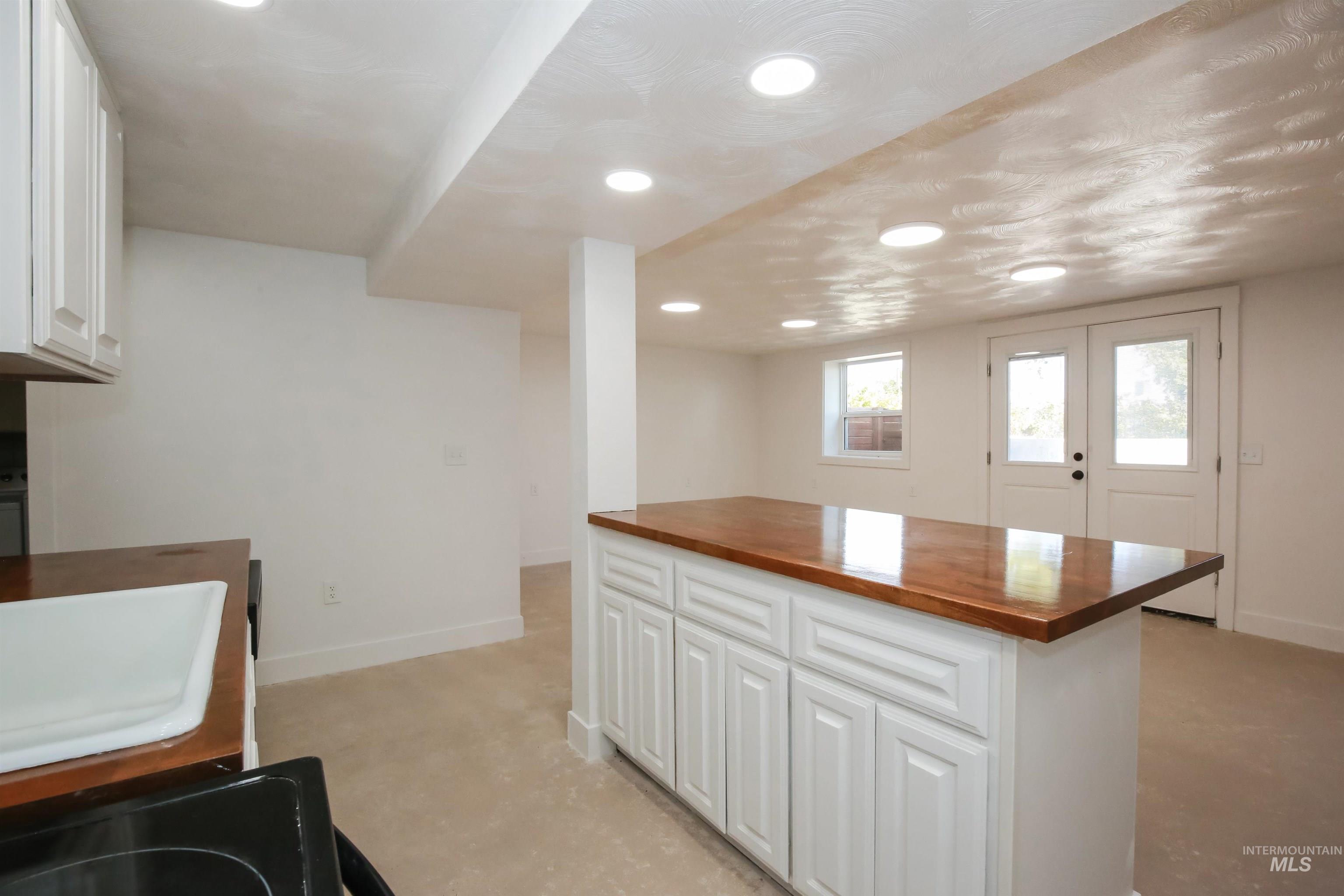 2121 Alameda Drive, Ontario, Oregon 97914, 5 Bedrooms, 3 Bathrooms, Residential For Sale, Price $459,900, 99002995