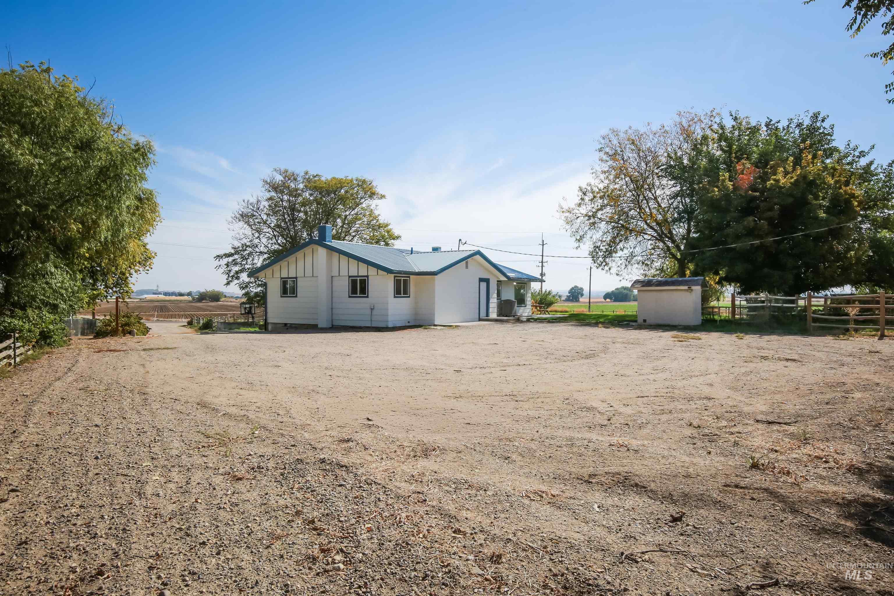 2121 Alameda Drive, Ontario, Oregon 97914, 5 Bedrooms, 3 Bathrooms, Residential For Sale, Price $459,900,MLS 99002995