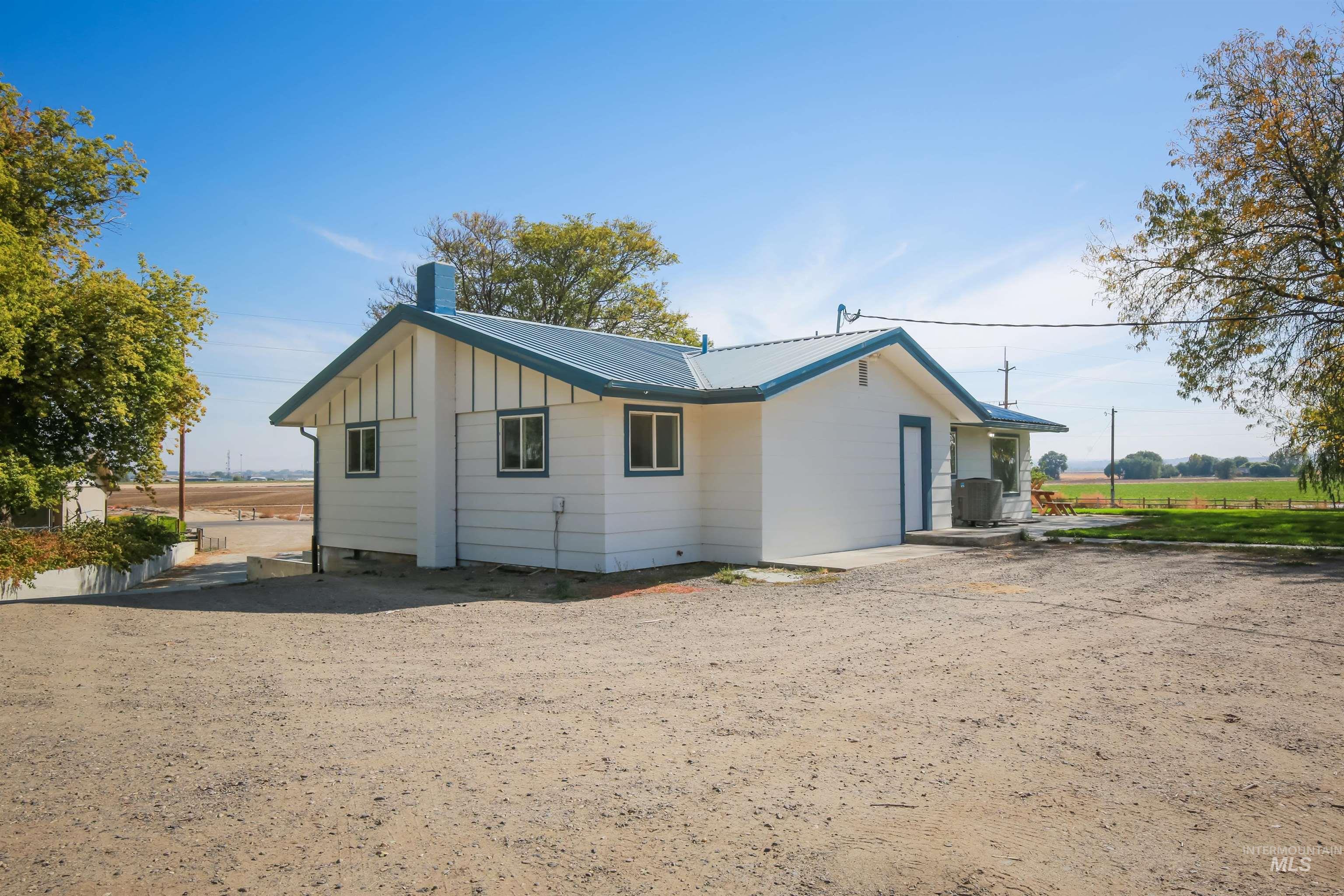 2121 Alameda Drive, Ontario, Oregon 97914, 5 Bedrooms, 3 Bathrooms, Residential For Sale, Price $459,900,MLS 99002995