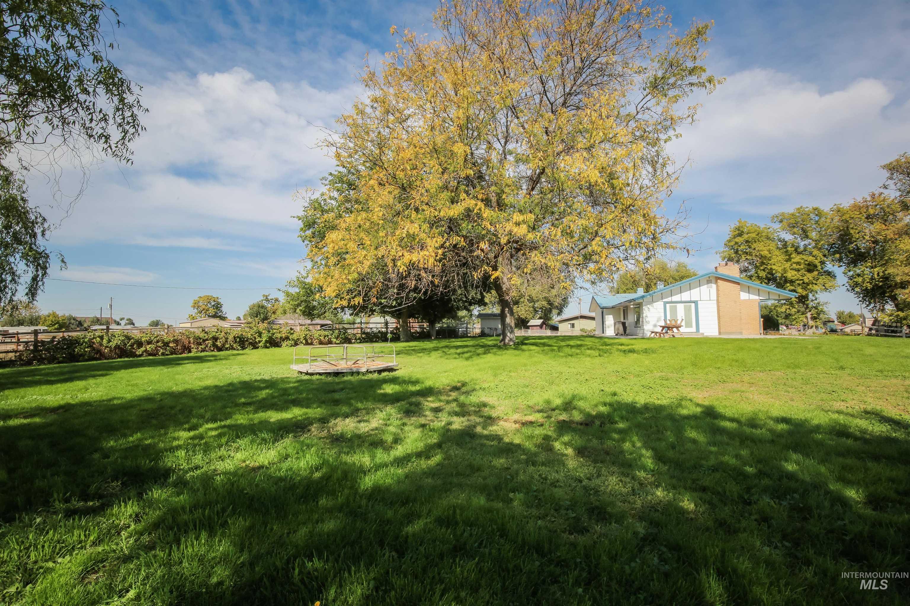 2121 Alameda Drive, Ontario, Oregon 97914, 5 Bedrooms, 3 Bathrooms, Residential For Sale, Price $459,900,MLS 99002995