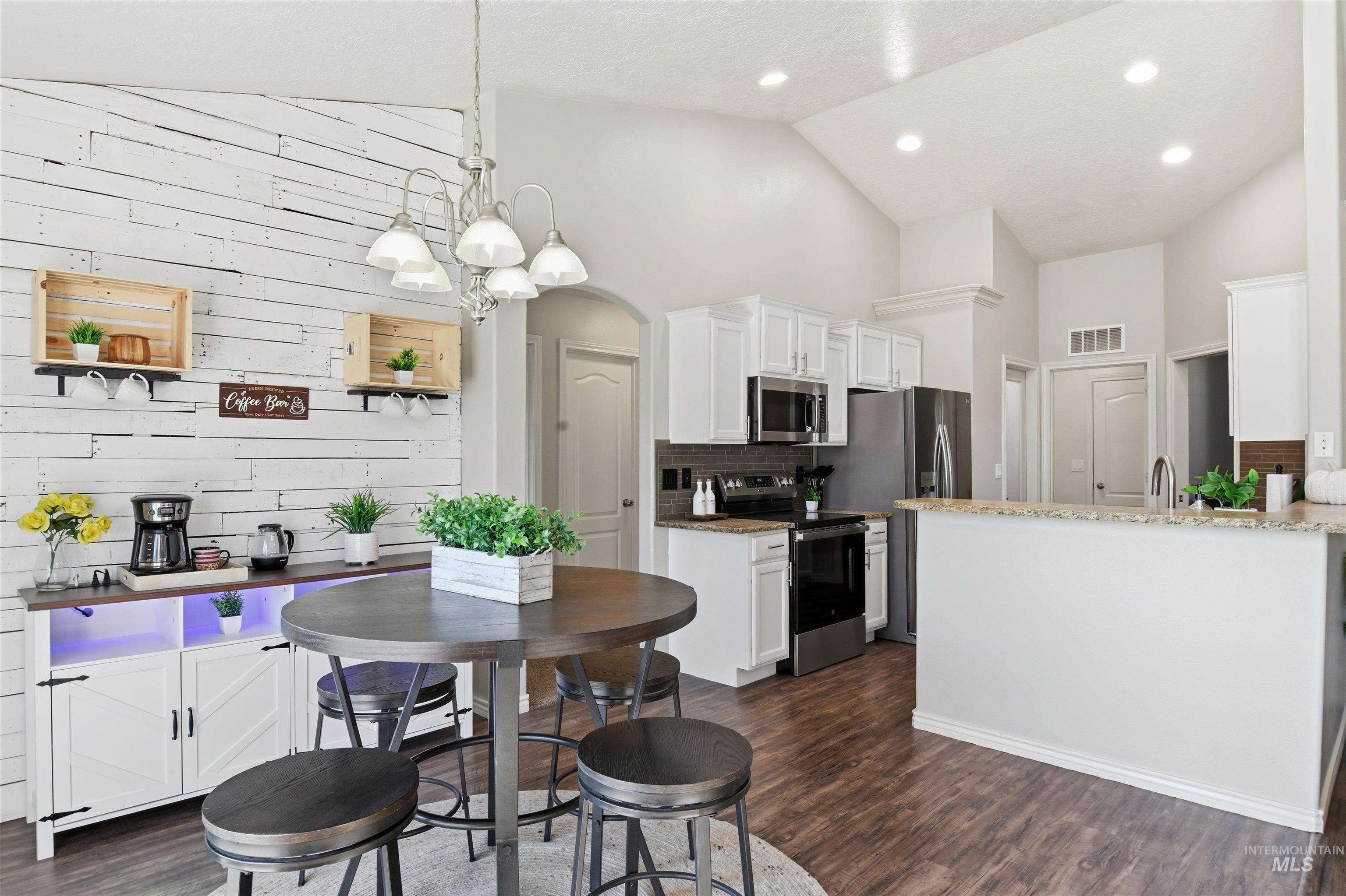 2150 N Eureka Ave, Meridian, Idaho 83646, 3 Bedrooms, 2 Bathrooms, Residential For Sale, Price $459,900,MLS 99002997