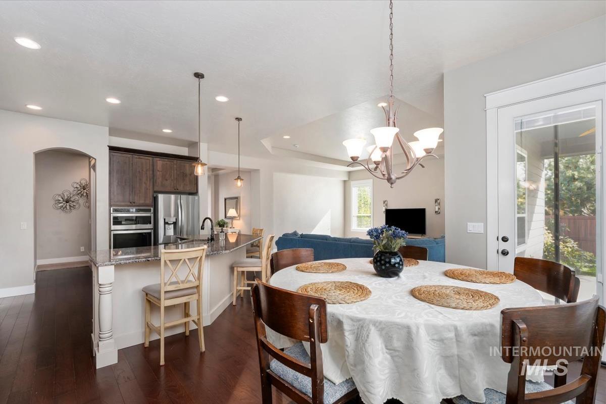 1931 N. Synergy Pl., Eagle, Idaho 83616, 4 Bedrooms, 2.5 Bathrooms, Residential For Sale, Price $949,900,MLS 99002998