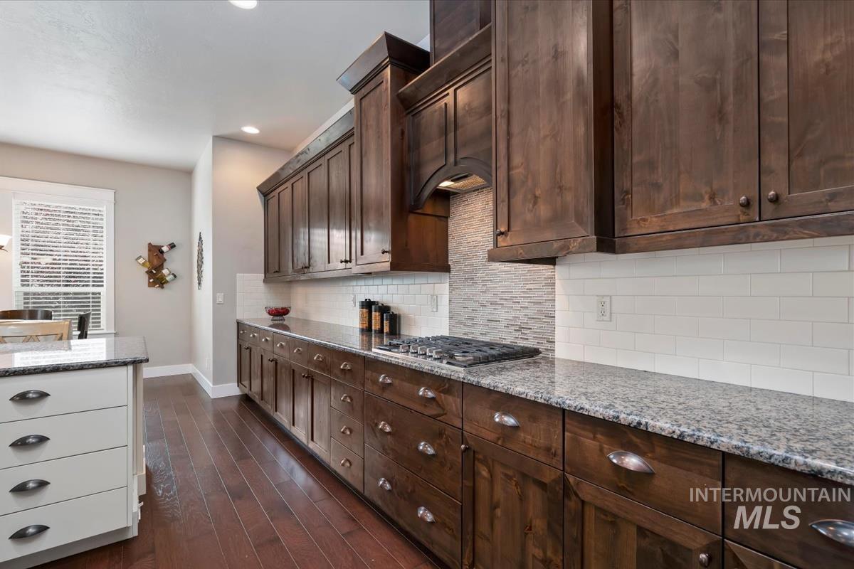 1931 N. Synergy Pl., Eagle, Idaho 83616, 4 Bedrooms, 2.5 Bathrooms, Residential For Sale, Price $949,900,MLS 99002998