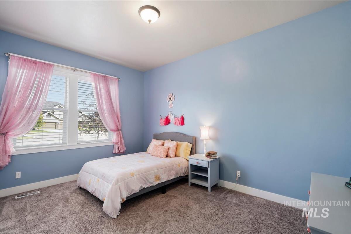 1931 N. Synergy Pl., Eagle, Idaho 83616, 4 Bedrooms, 2.5 Bathrooms, Residential For Sale, Price $949,900,MLS 99002998