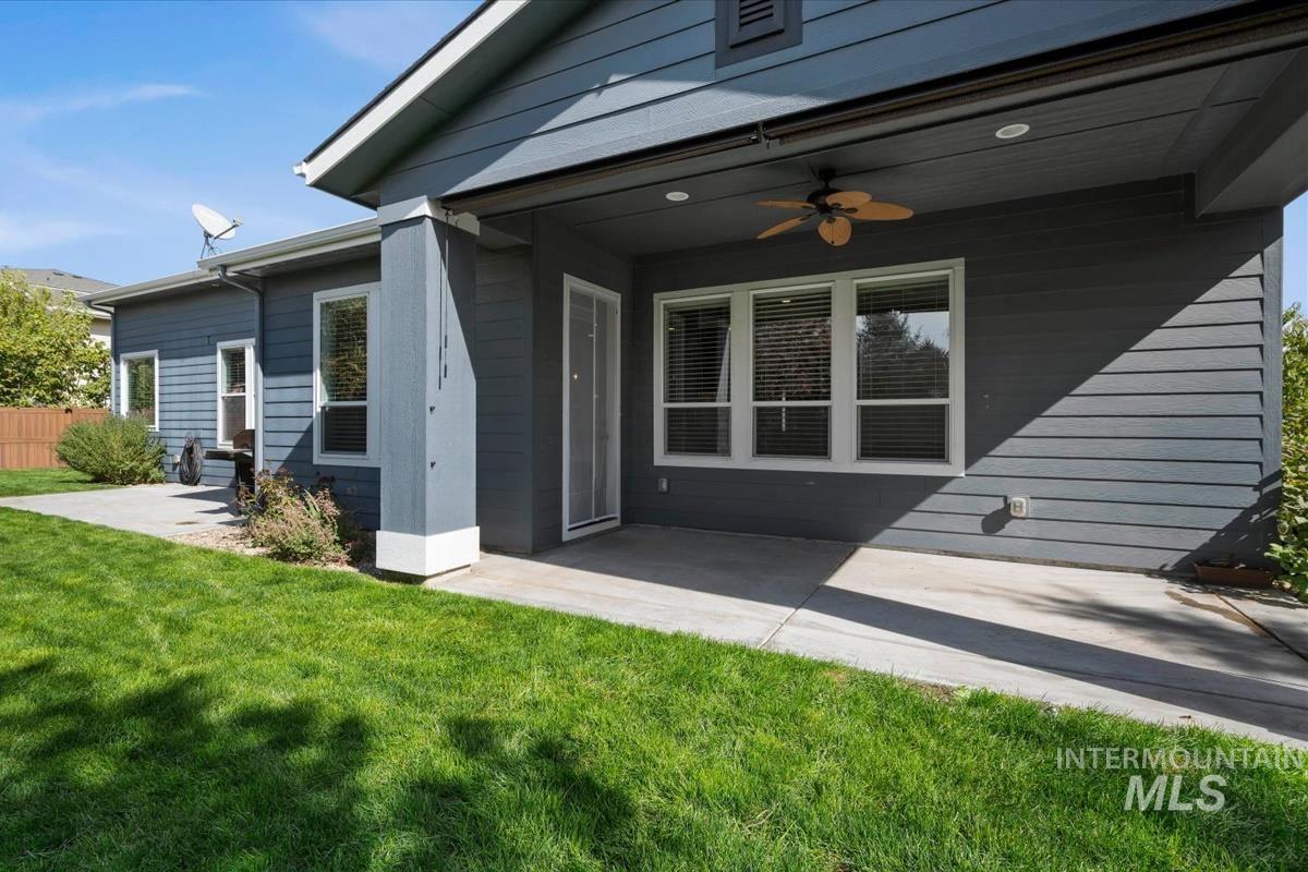 1931 N. Synergy Pl., Eagle, Idaho 83616, 4 Bedrooms, 2.5 Bathrooms, Residential For Sale, Price $949,900,MLS 99002998