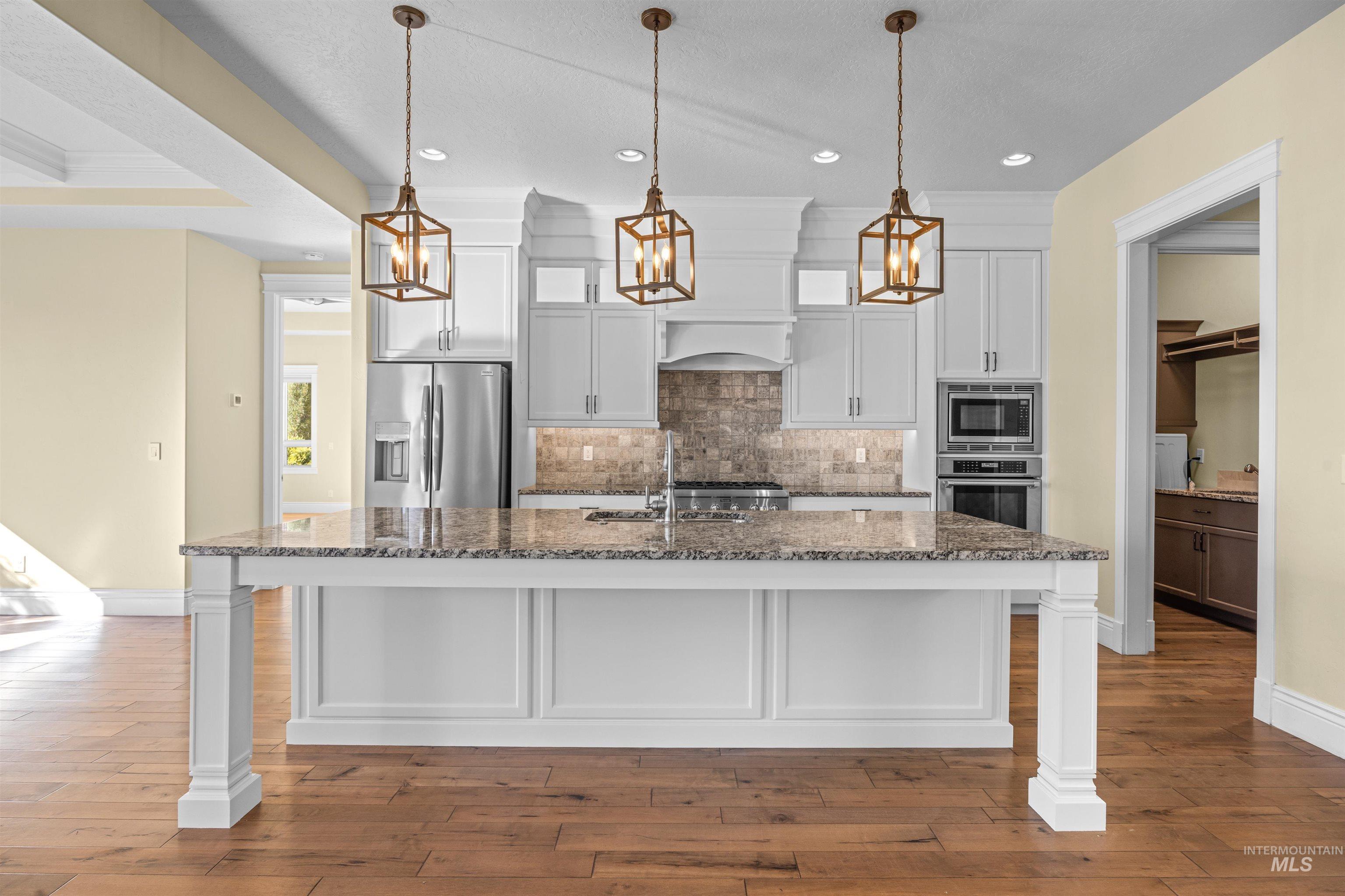1037 W Cherry Bello, Eagle, Idaho 83616, 4 Bedrooms, 3.5 Bathrooms, Residential For Sale, Price $1,300,000, 99003002