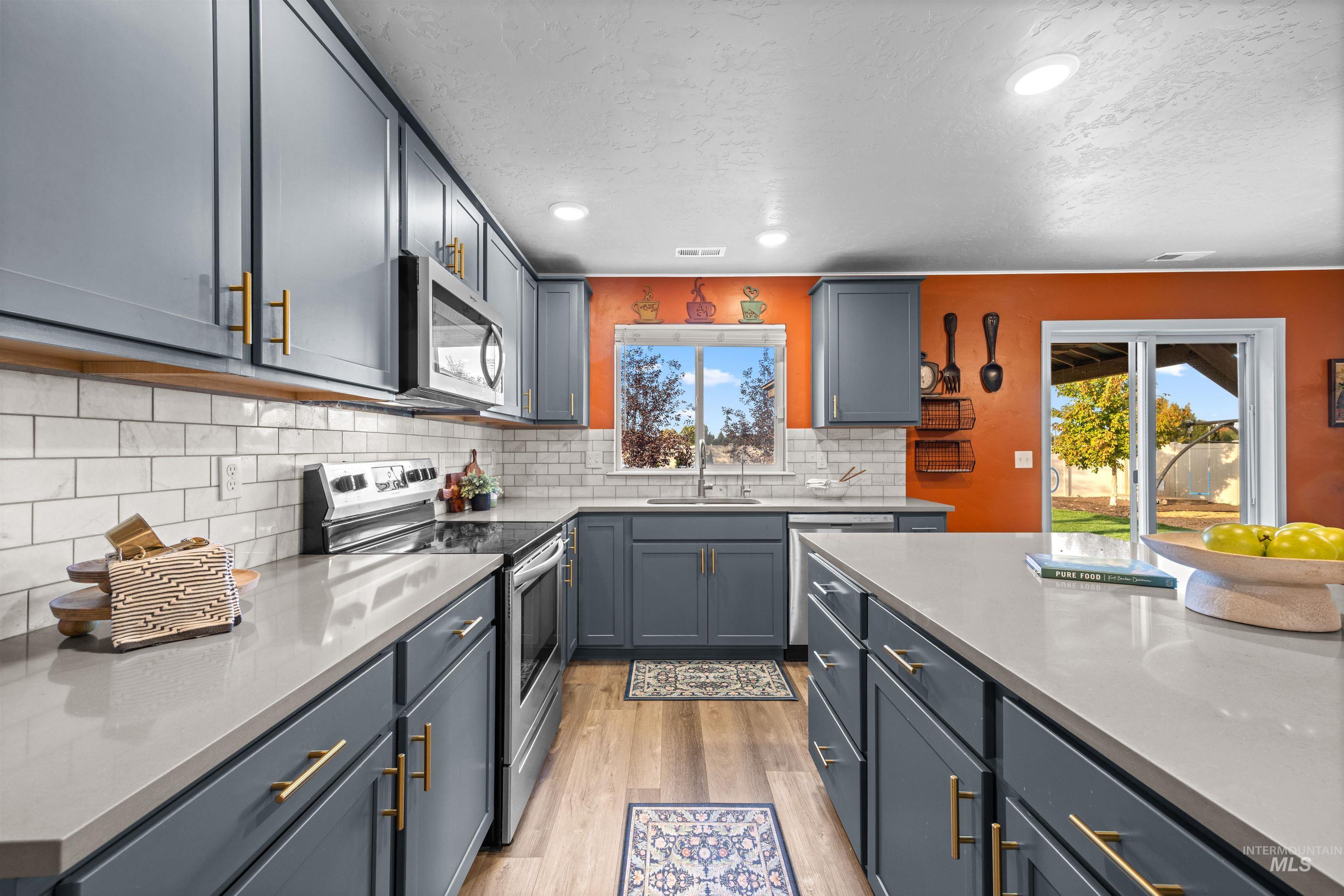 756 W Wolf Willow St., Kuna, Idaho 83634, 5 Bedrooms, 2.5 Bathrooms, Residential For Sale, Price $524,900,MLS 99003007
