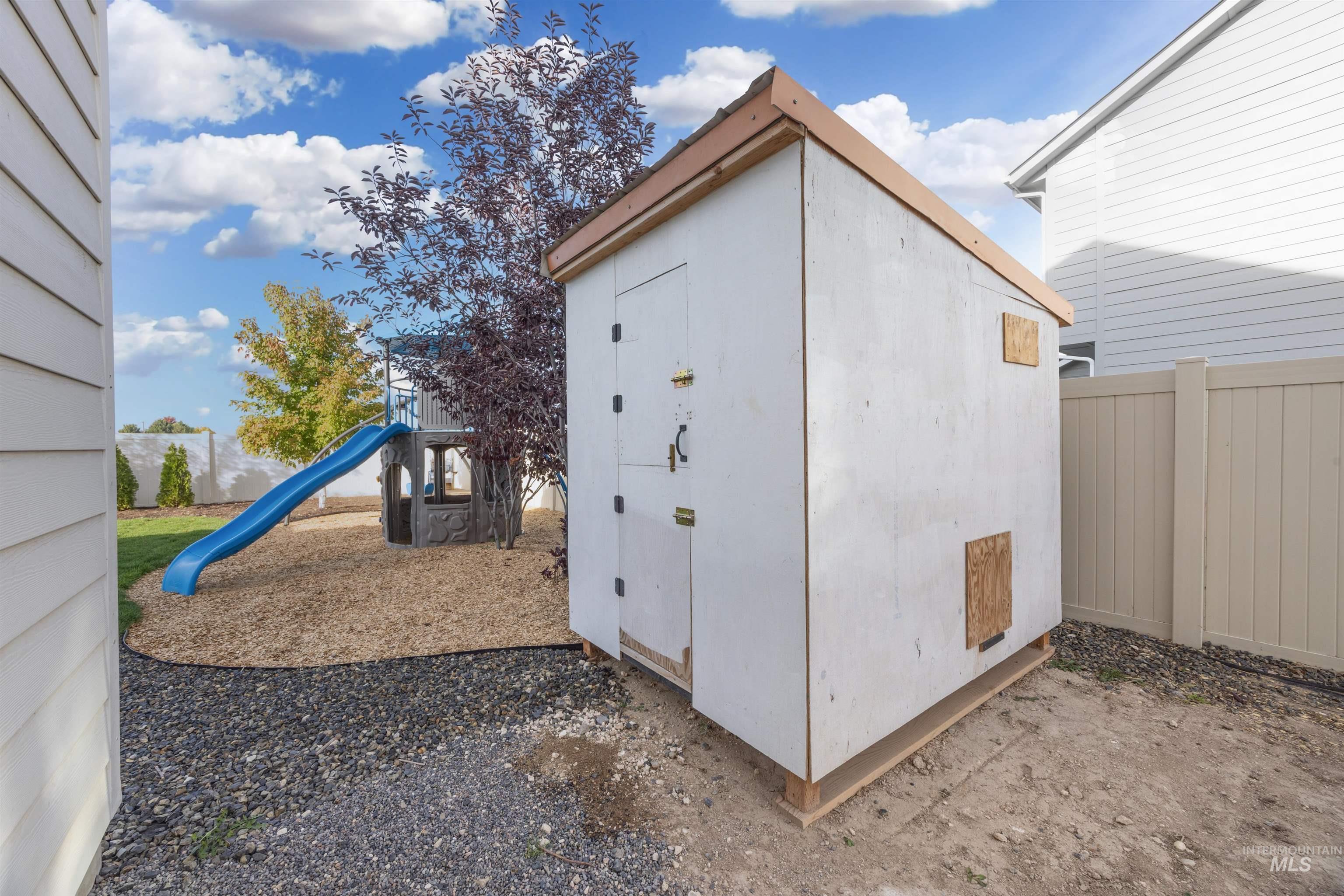 756 W Wolf Willow St., Kuna, Idaho 83634, 5 Bedrooms, 2.5 Bathrooms, Residential For Sale, Price $524,900,MLS 99003007