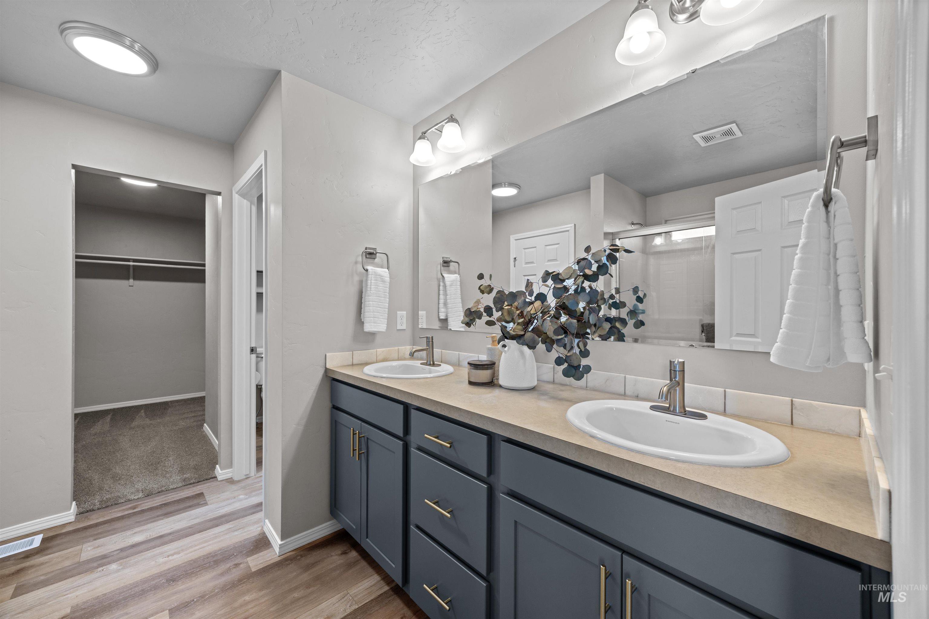 756 W Wolf Willow St., Kuna, Idaho 83634, 5 Bedrooms, 2.5 Bathrooms, Residential For Sale, Price $524,900,MLS 99003007