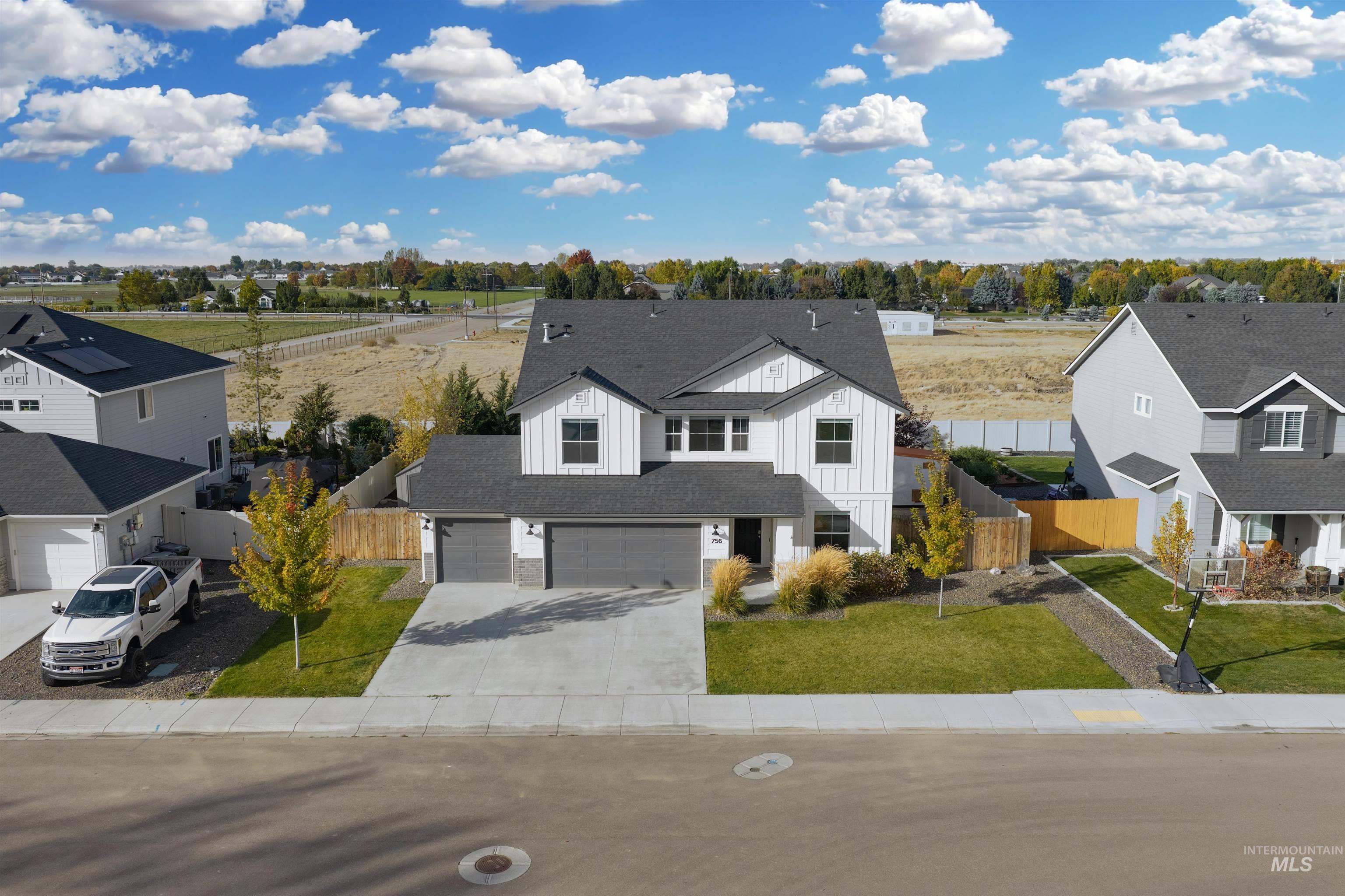 756 W Wolf Willow St., Kuna, Idaho 83634, 5 Bedrooms, 2.5 Bathrooms, Residential For Sale, Price $524,900,MLS 99003007