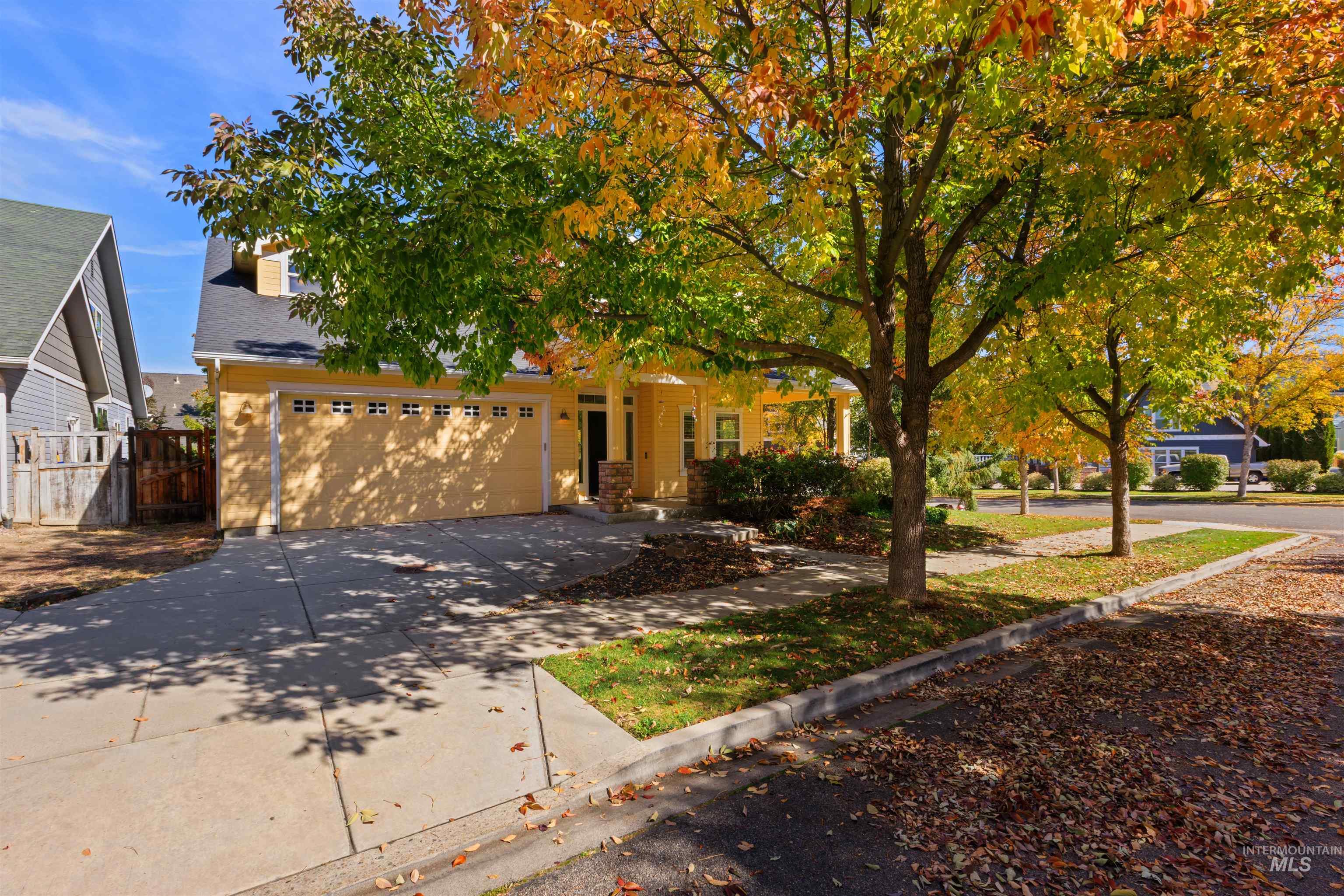 5426 W School Ridge Rd., Boise, Idaho 83714, 4 Bedrooms, 2.5 Bathrooms, Residential For Sale, Price $729,900,MLS 99003016