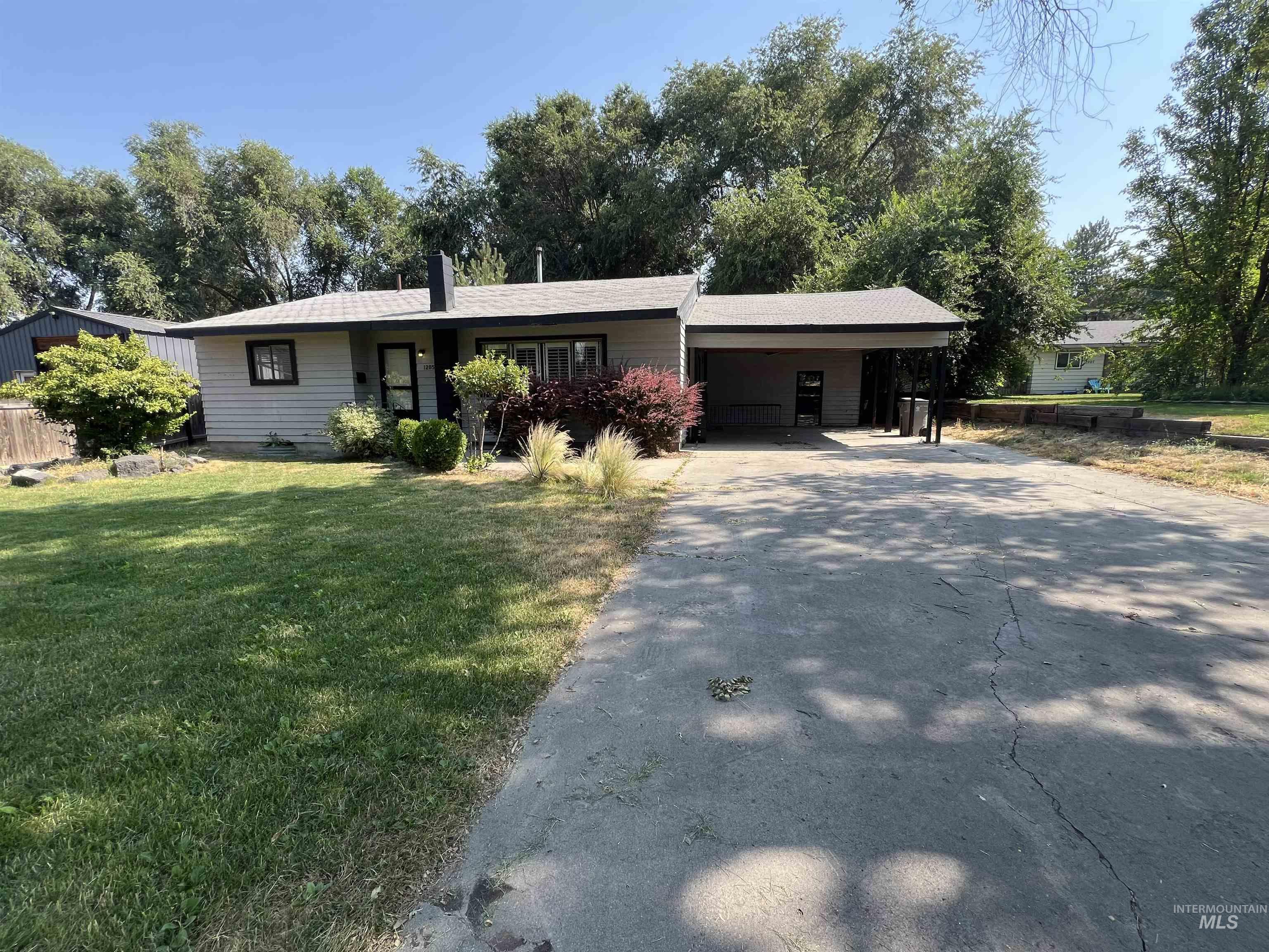1205 E Logan, Caldwell, Idaho 83605, 5 Bedrooms, 2 Bathrooms, Residential For Sale, Price $345,000,MLS 99003019