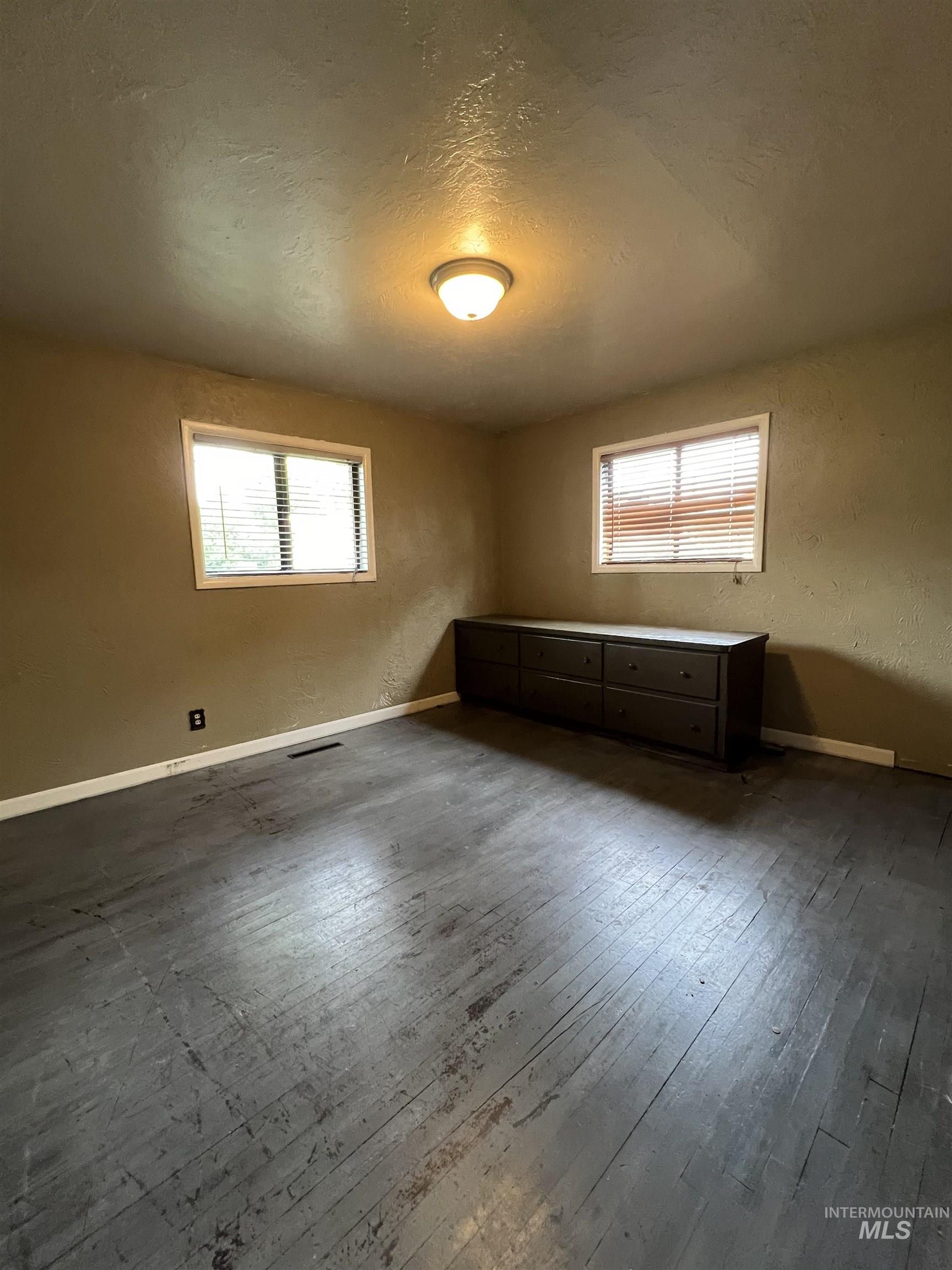 1205 E Logan, Caldwell, Idaho 83605, 5 Bedrooms, 2 Bathrooms, Residential For Sale, Price $345,000,MLS 99003019
