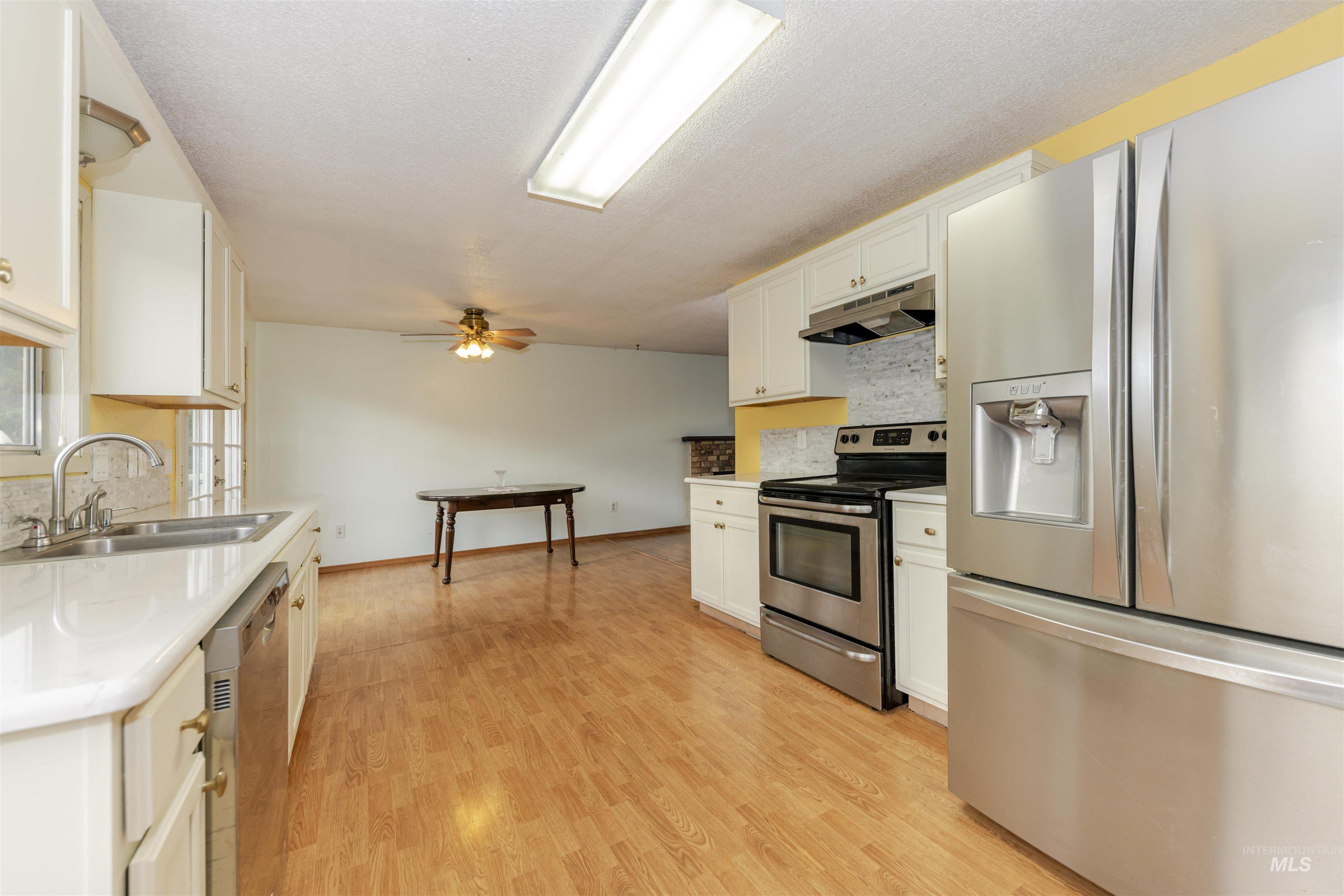 2909 Meadowlark Drive, Lewiston, Idaho 83501, 3 Bedrooms, 2.5 Bathrooms, Residential For Sale, Price $348,000,MLS 99003028