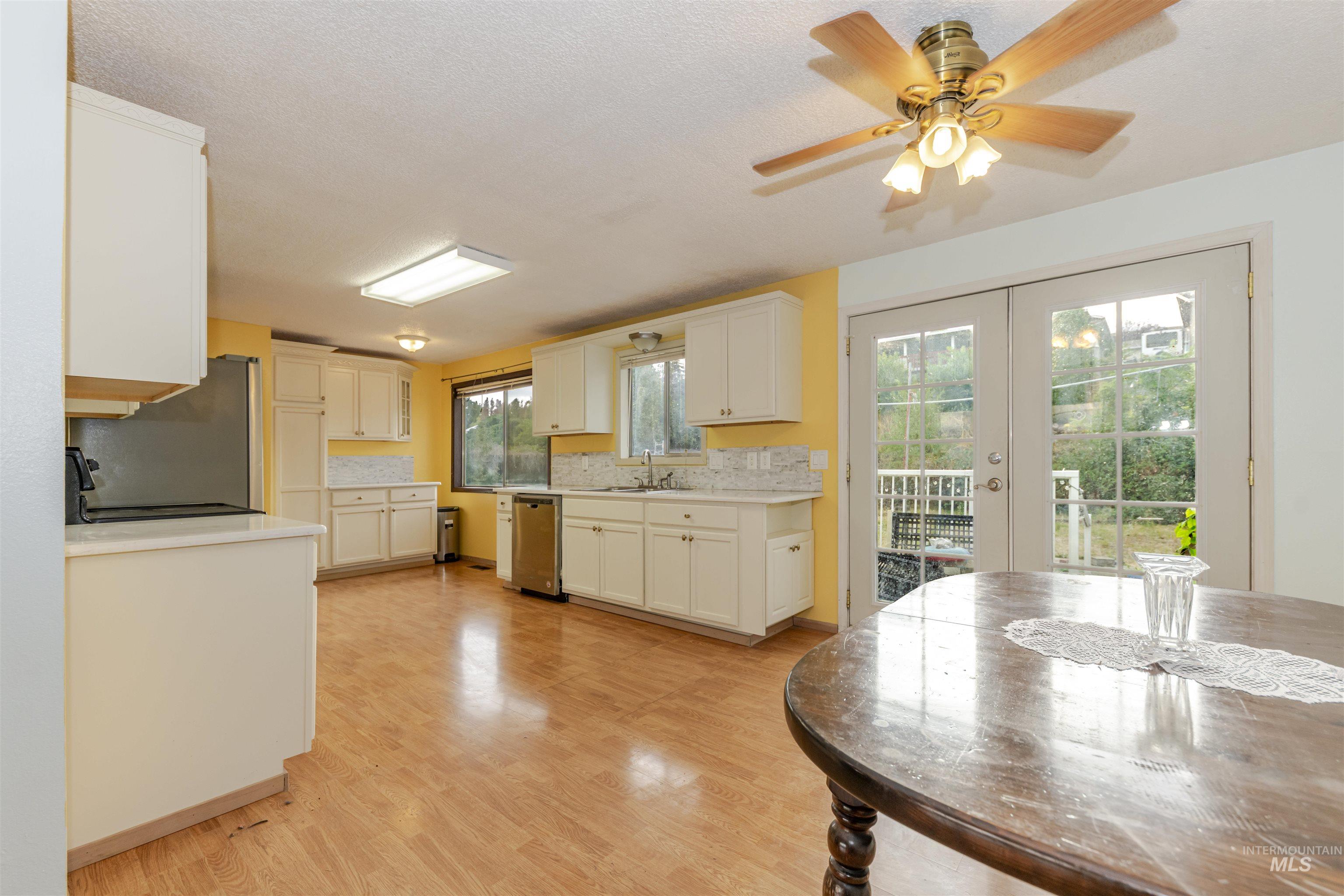 2909 Meadowlark Drive, Lewiston, Idaho 83501, 3 Bedrooms, 2.5 Bathrooms, Residential For Sale, Price $348,000,MLS 99003028