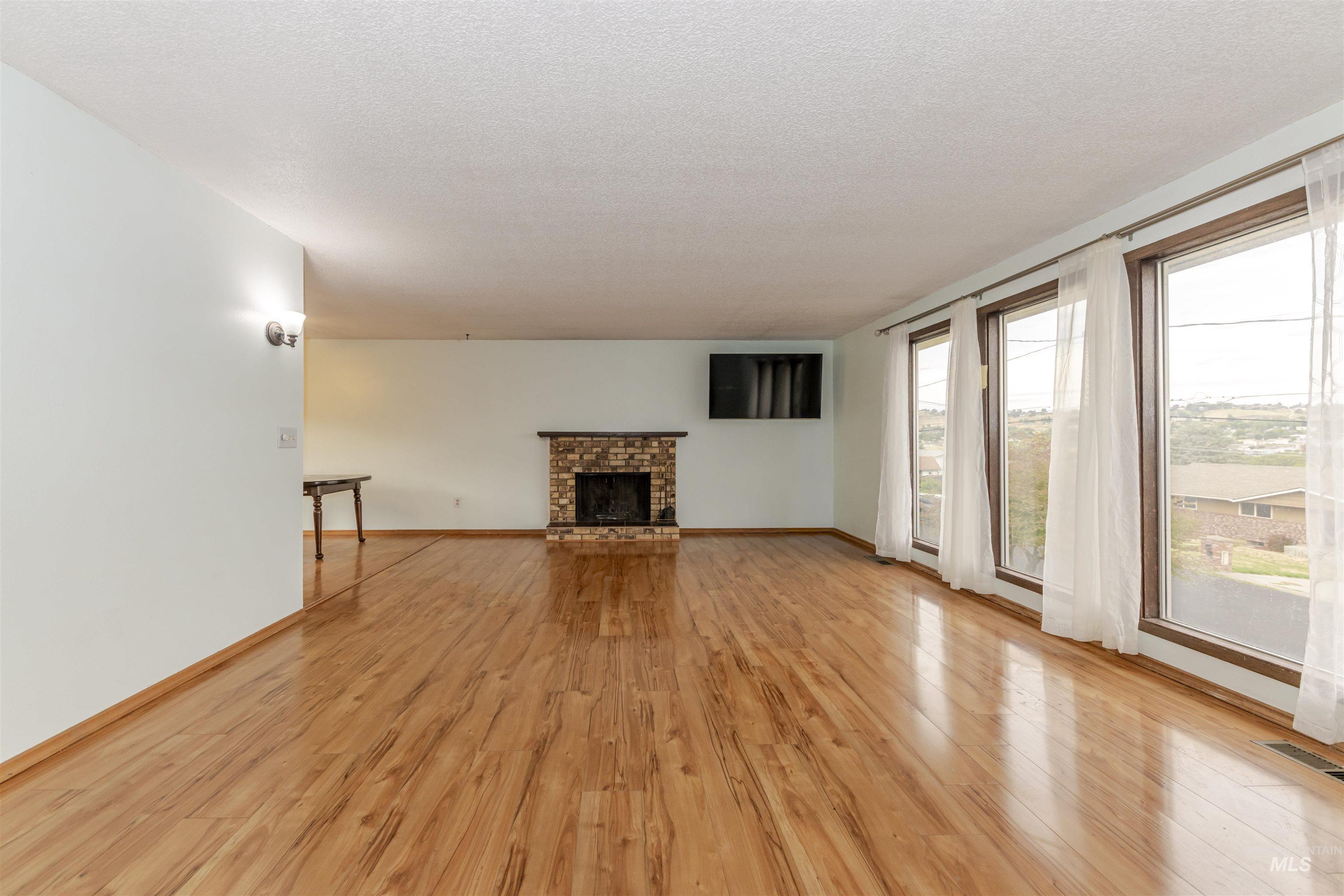 2909 Meadowlark Drive, Lewiston, Idaho 83501, 3 Bedrooms, 2.5 Bathrooms, Residential For Sale, Price $348,000,MLS 99003028