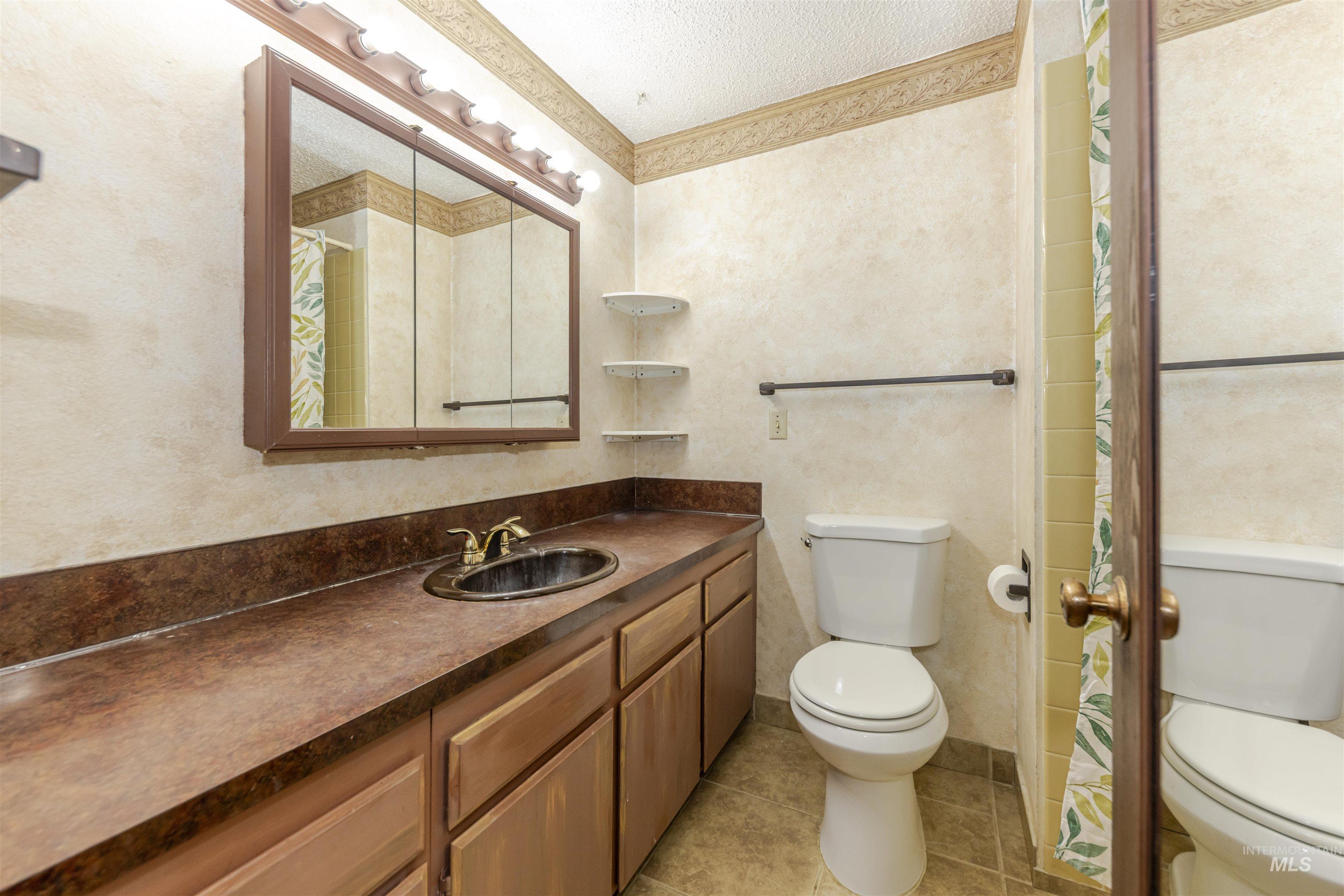 2909 Meadowlark Drive, Lewiston, Idaho 83501, 3 Bedrooms, 2.5 Bathrooms, Residential For Sale, Price $348,000,MLS 99003028