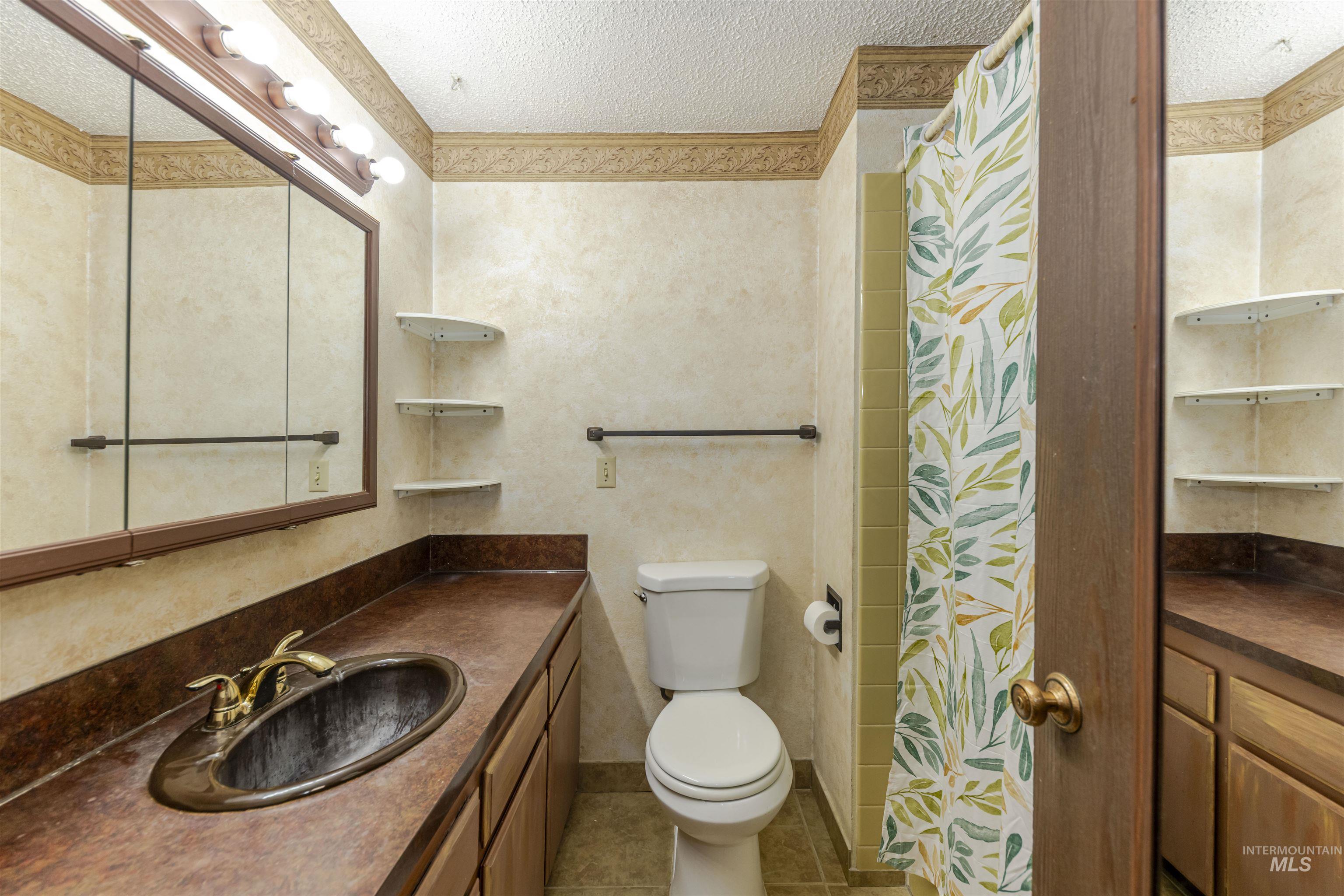 2909 Meadowlark Drive, Lewiston, Idaho 83501, 3 Bedrooms, 2.5 Bathrooms, Residential For Sale, Price $348,000,MLS 99003028