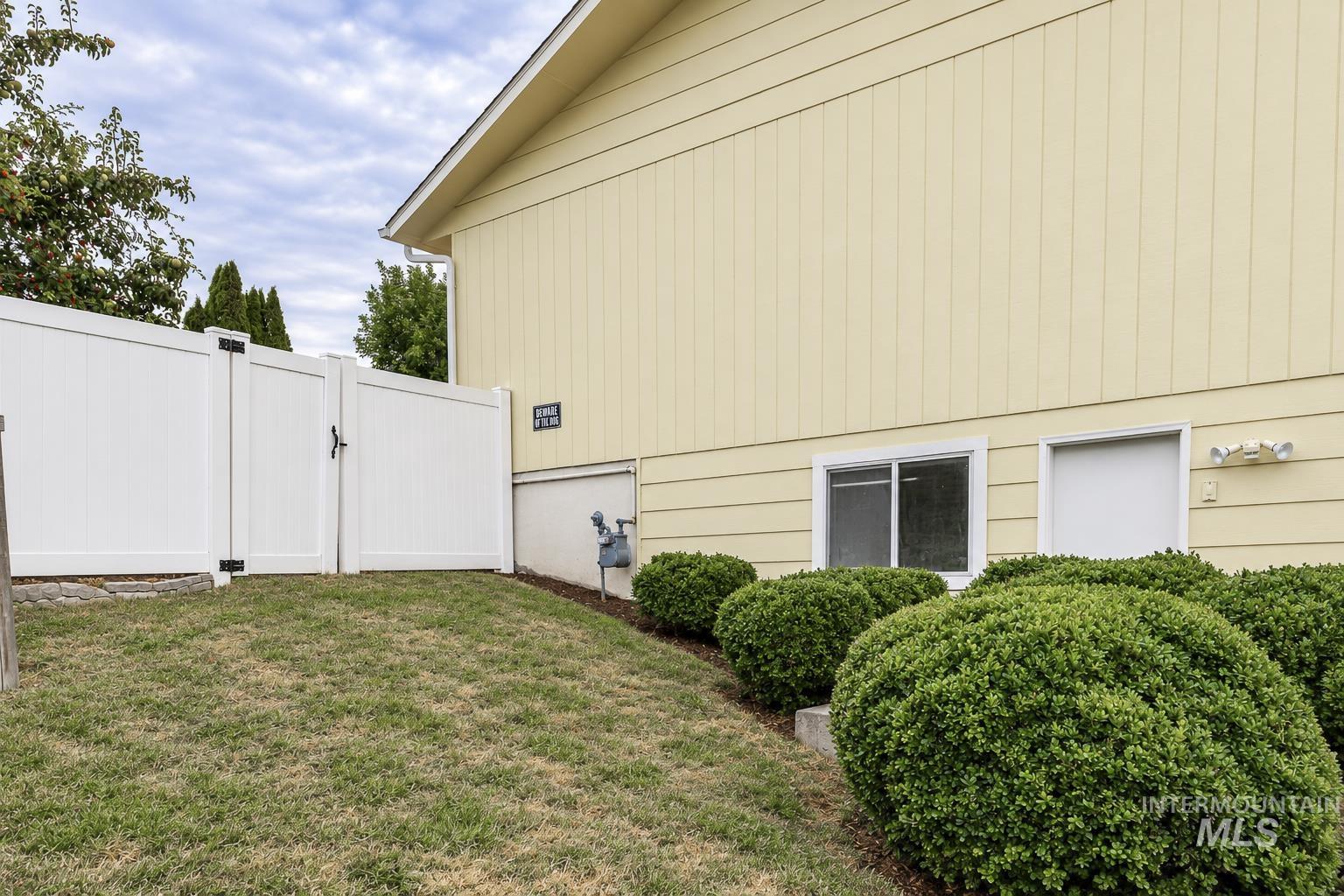2909 Meadowlark Drive, Lewiston, Idaho 83501, 3 Bedrooms, 2.5 Bathrooms, Residential For Sale, Price $348,000,MLS 99003028