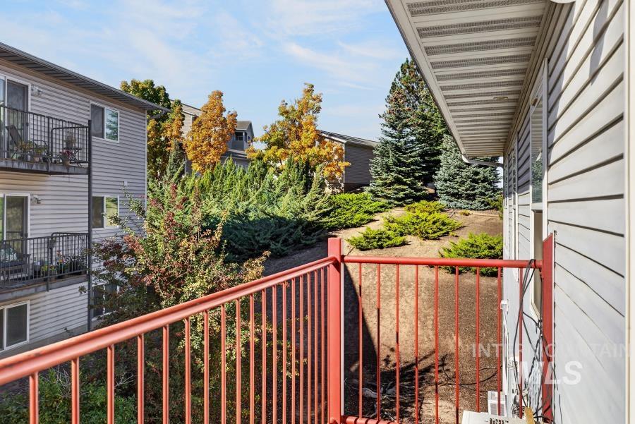 131 Baker St., Moscow, Idaho 83843, 3 Bedrooms, 2 Bathrooms, Residential For Sale, Price $239,000,MLS 99003030