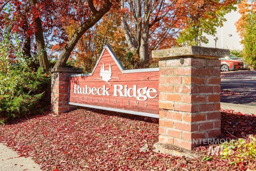 131 Baker St., Moscow, Idaho 83843, 3 Bedrooms, 2 Bathrooms, Residential For Sale, Price $239,000,MLS 99003030