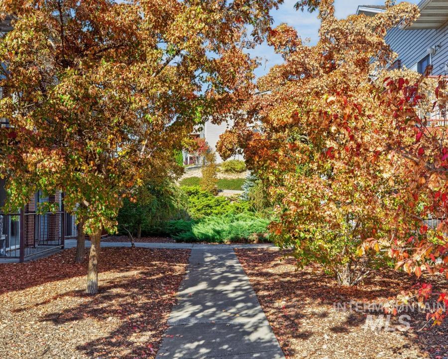 131 Baker St., Moscow, Idaho 83843, 3 Bedrooms, 2 Bathrooms, Residential For Sale, Price $239,000,MLS 99003030
