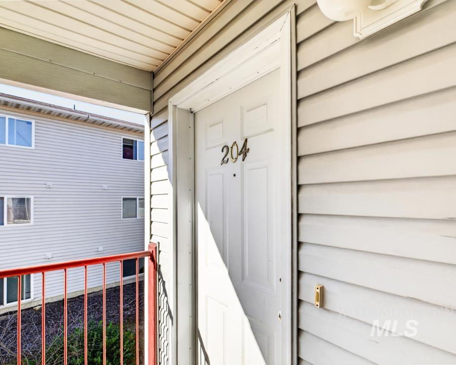 131 Baker St., Moscow, Idaho 83843, 3 Bedrooms, 2 Bathrooms, Residential For Sale, Price $239,000,MLS 99003030
