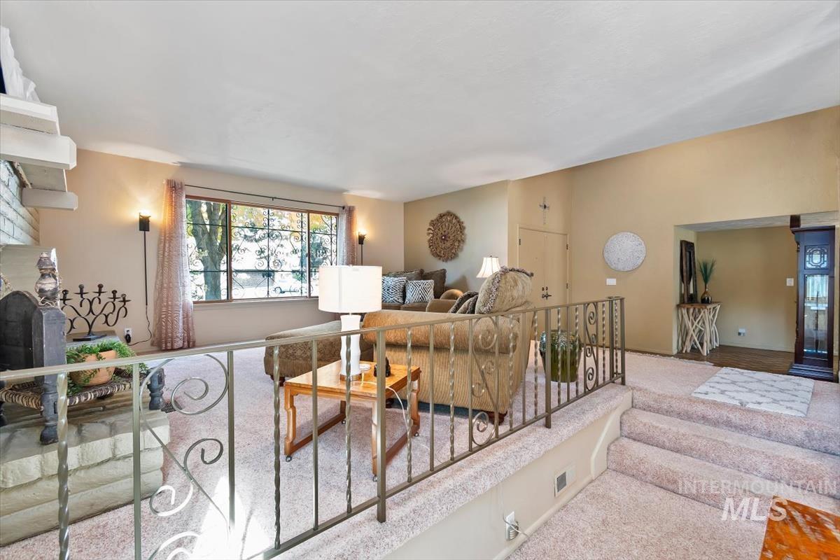 2570 Bruins Circle, Boise, Idaho 83704, 4 Bedrooms, 2.5 Bathrooms, Residential For Sale, Price $699,900,MLS 99003035