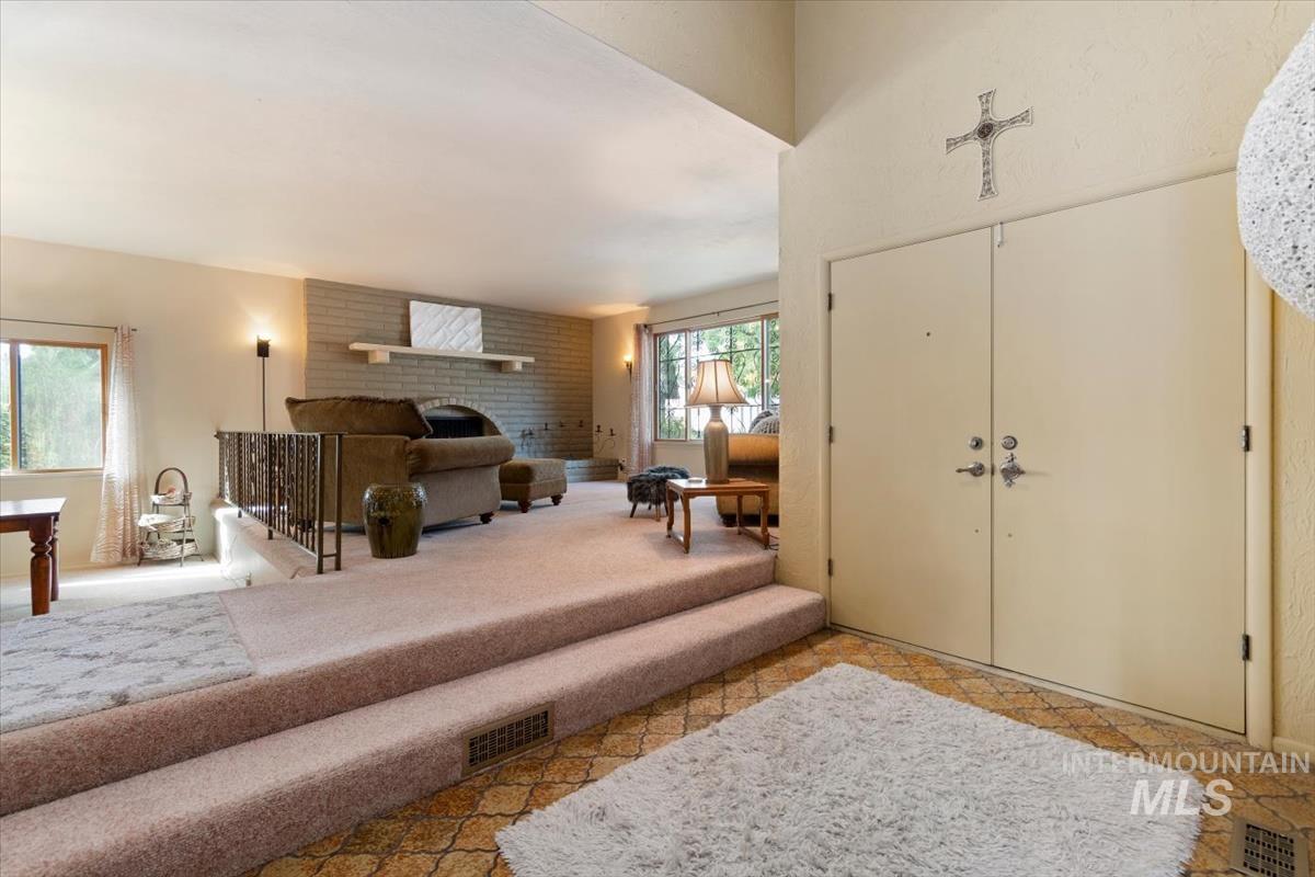 2570 Bruins Circle, Boise, Idaho 83704, 4 Bedrooms, 2.5 Bathrooms, Residential For Sale, Price $699,900,MLS 99003035