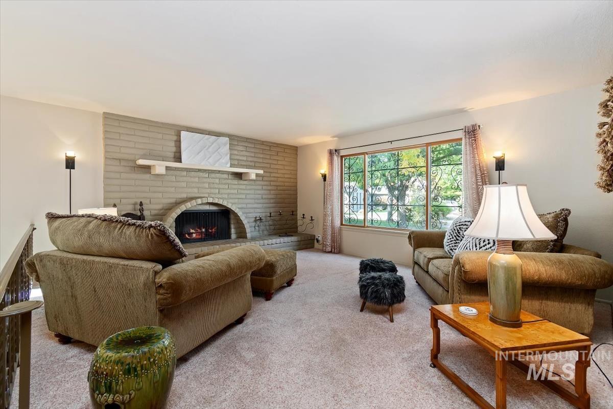 2570 Bruins Circle, Boise, Idaho 83704, 4 Bedrooms, 2.5 Bathrooms, Residential For Sale, Price $699,900,MLS 99003035