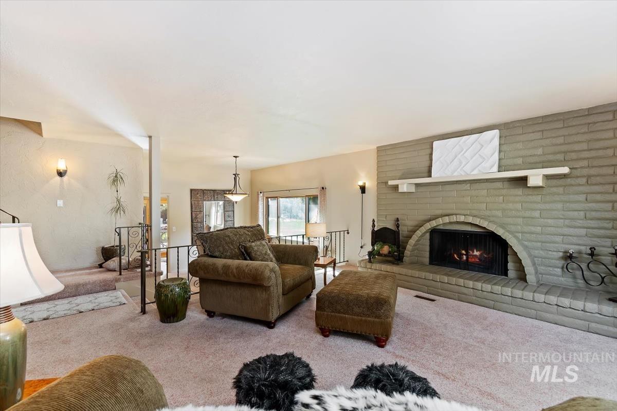 2570 Bruins Circle, Boise, Idaho 83704, 4 Bedrooms, 2.5 Bathrooms, Residential For Sale, Price $699,900,MLS 99003035